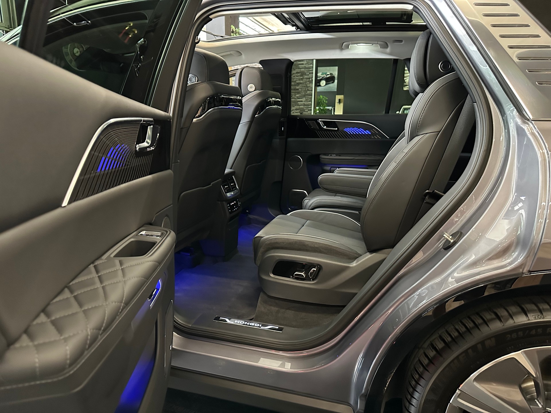 HONGQI E-HS9 Exclusive 99 kWh-image-17