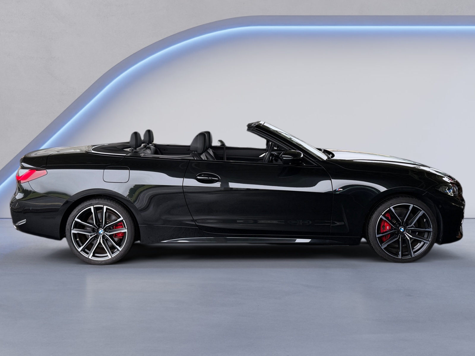 BMW M440i xDrive Cabrio-image-5