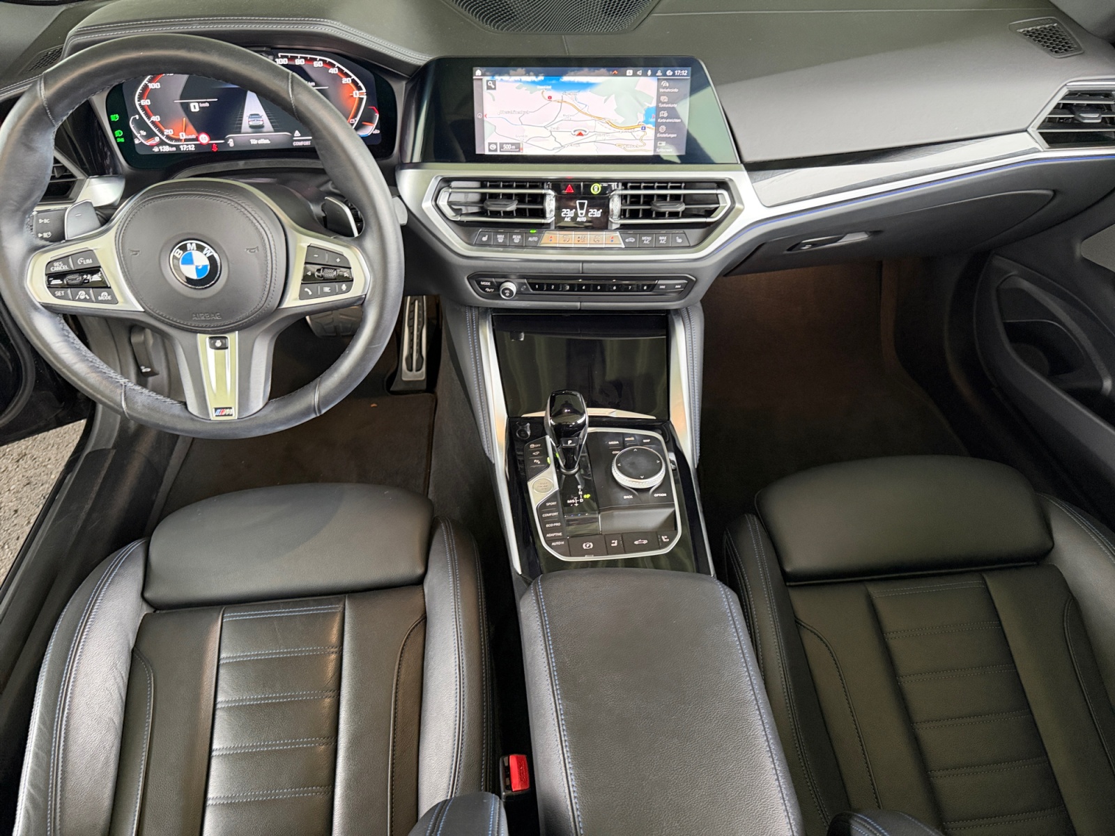 BMW M440i xDrive Cabrio-image-9