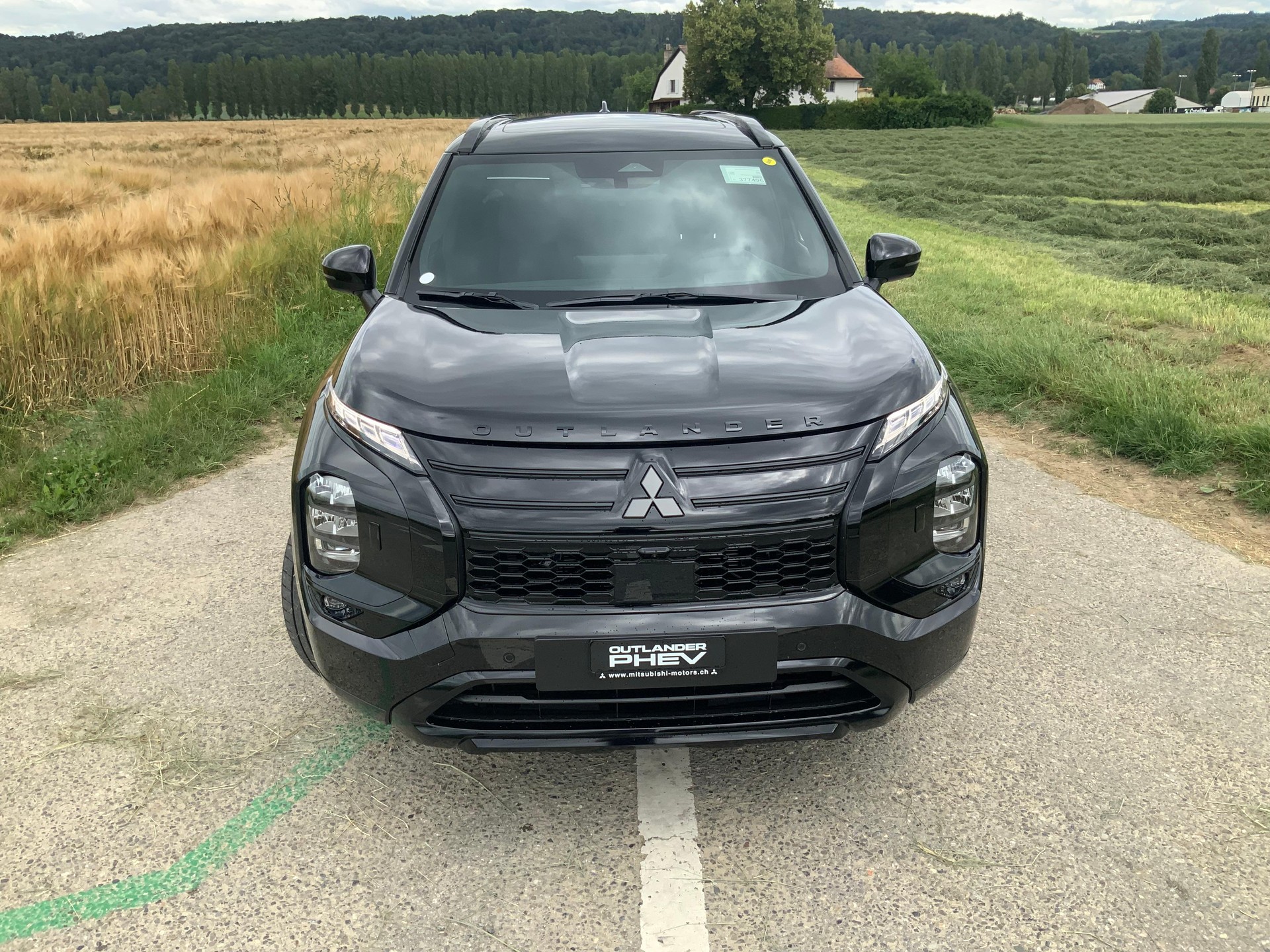 MITSUBISHI Outlander 2.4 PHEV Sport 4x4-image-1
