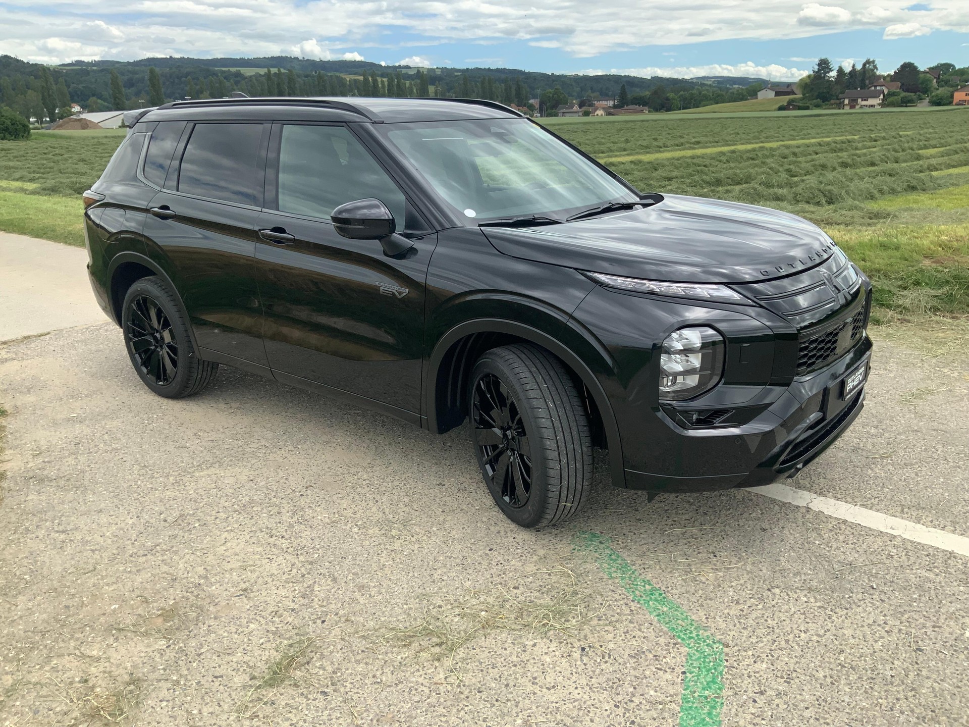 MITSUBISHI Outlander 2.4 PHEV Sport 4x4-image-2