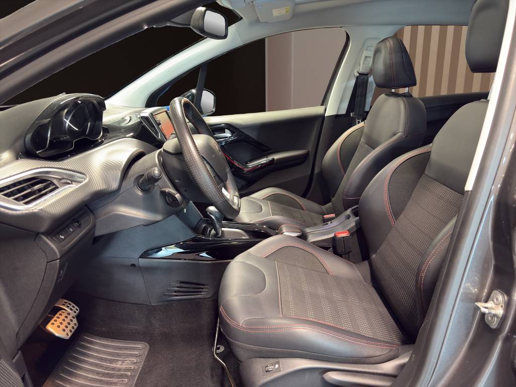 PEUGEOT 2008 1.2 PureTech GT Line EAT6-image-5