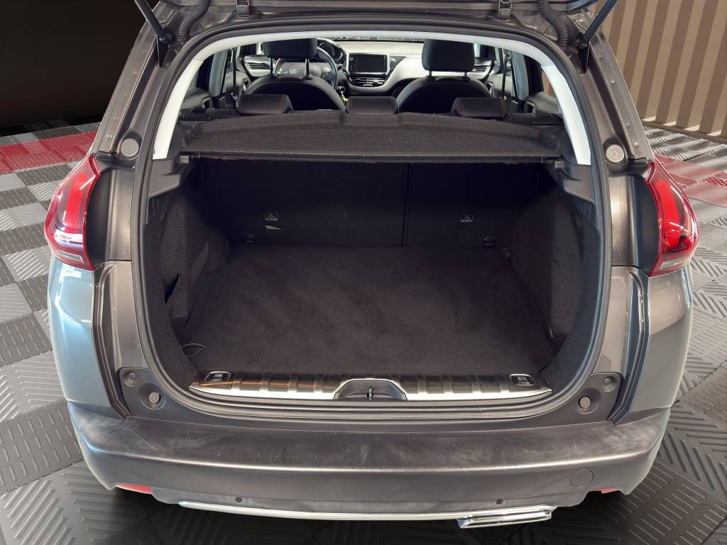 PEUGEOT 2008 1.2 PureTech GT Line EAT6-image-9