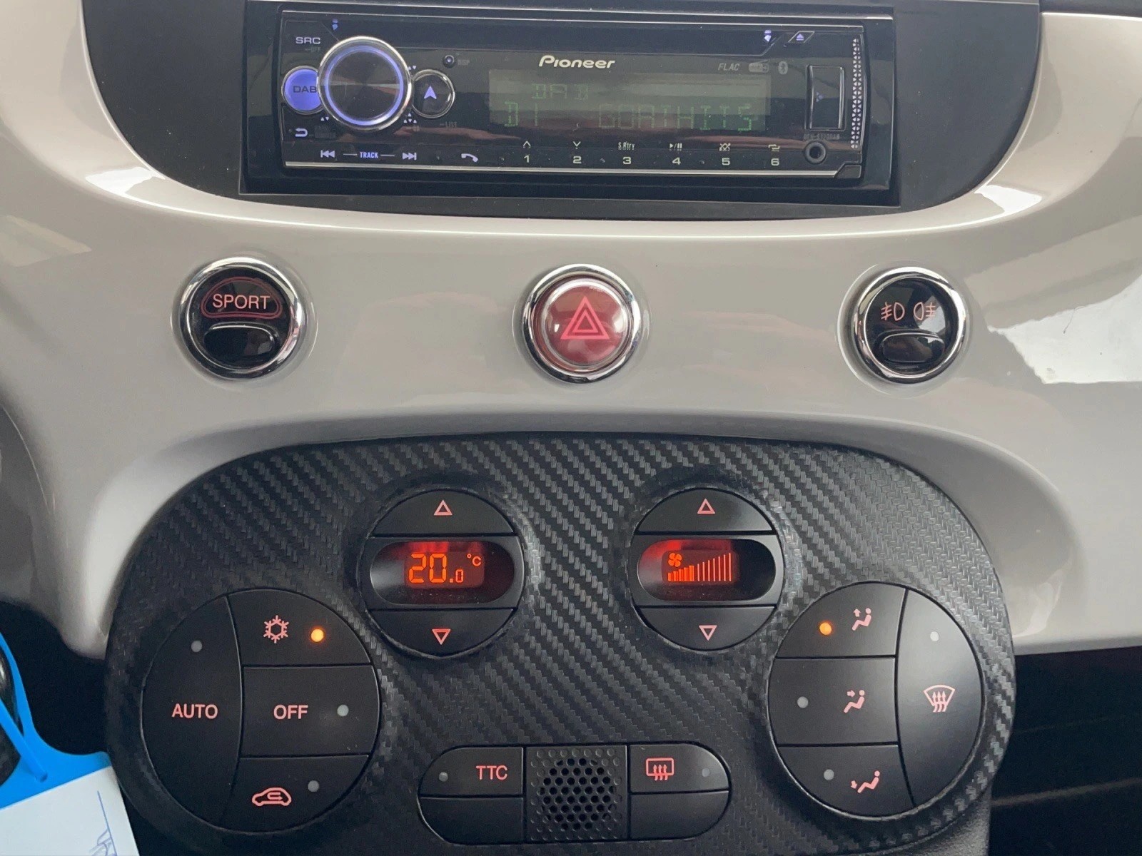 FIAT 500 1.4 16V Turbo Abarth-image-12