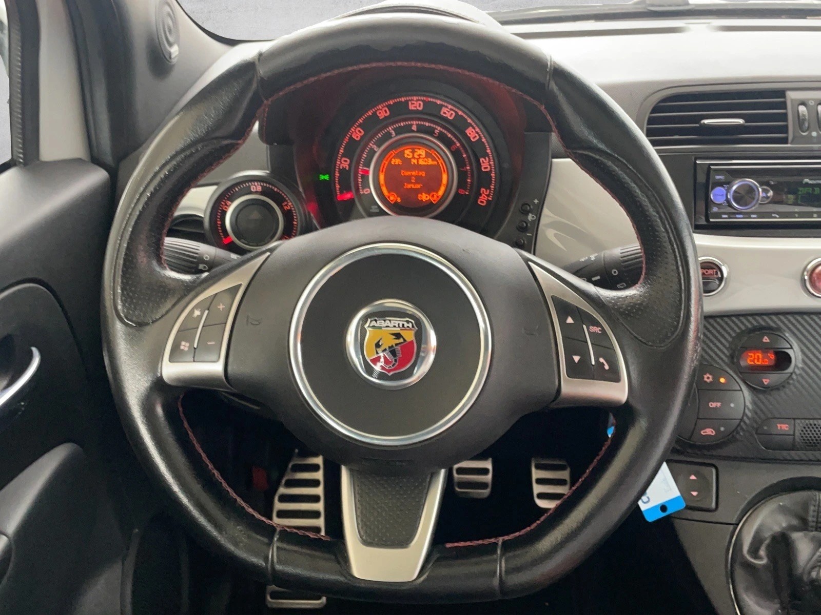 FIAT 500 1.4 16V Turbo Abarth-image-11