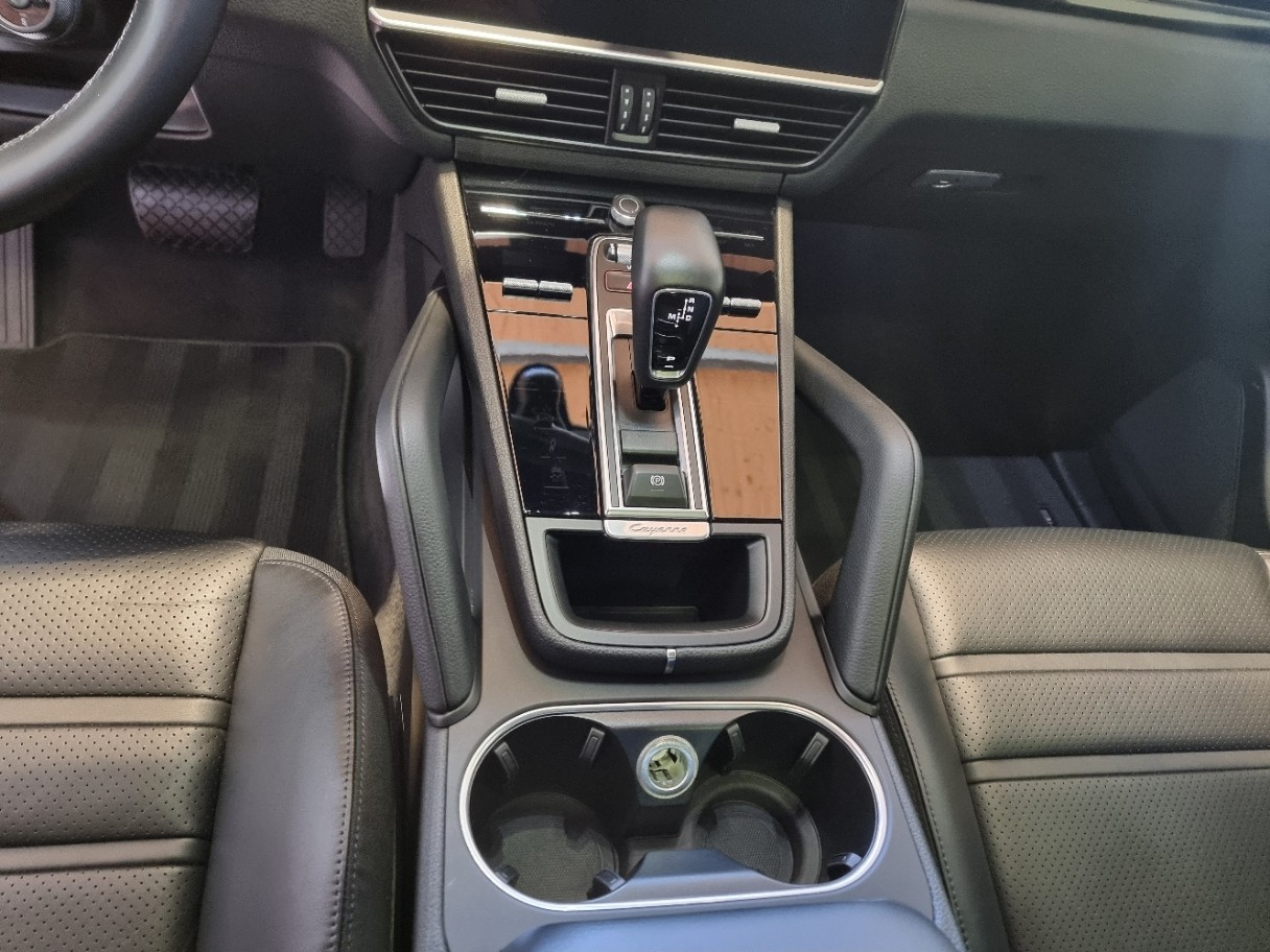 PORSCHE 3.0 V6 E-Hybrid-image-16