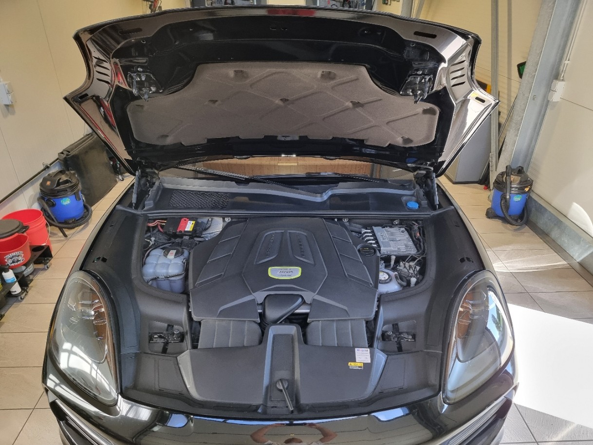 PORSCHE 3.0 V6 E-Hybrid-image-5