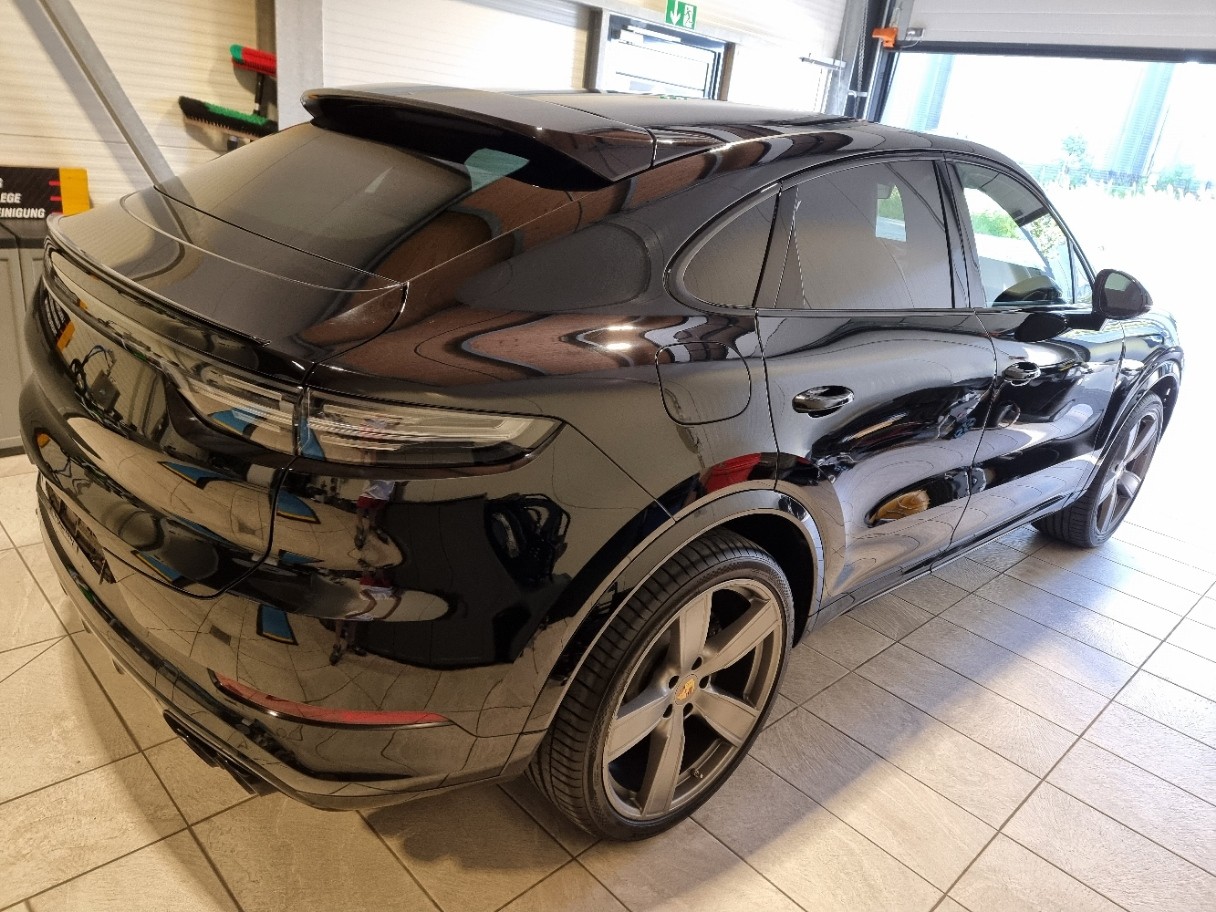 PORSCHE 3.0 V6 E-Hybrid-image-1