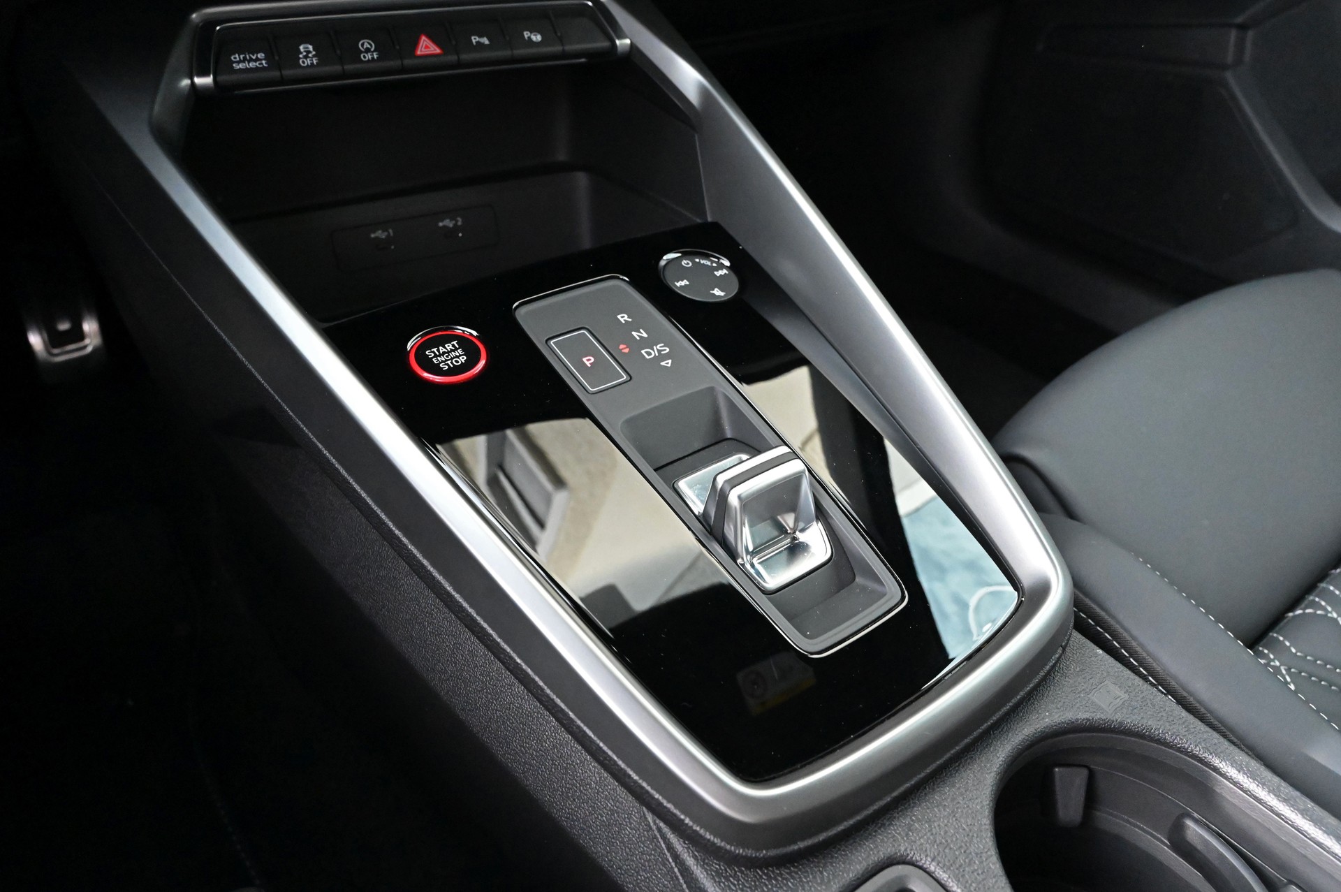 AUDI S3 Sportback 2.0 TFSI quattro S-tronic-image-17