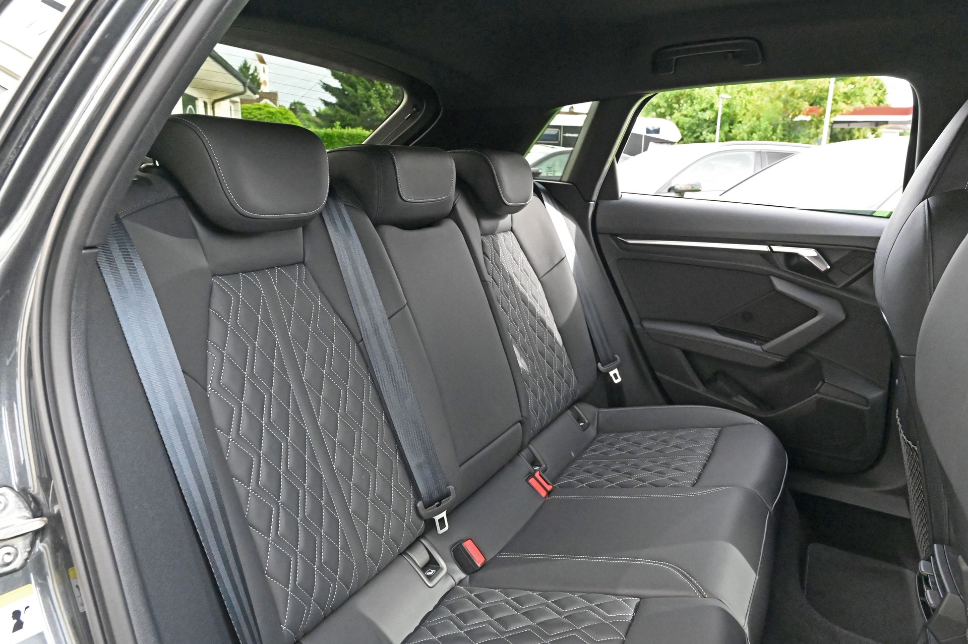 AUDI S3 Sportback 2.0 TFSI quattro S-tronic-image-24