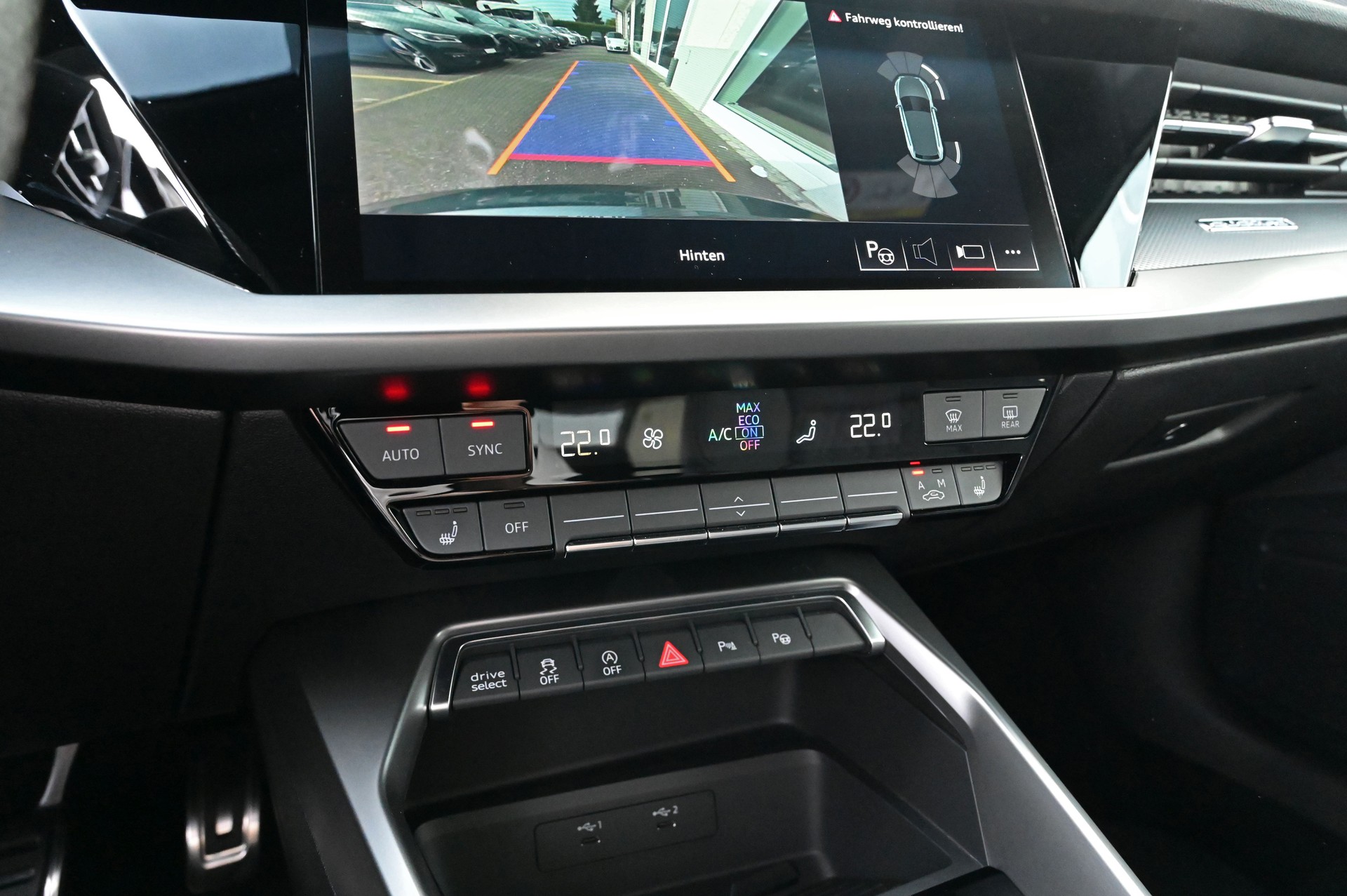 AUDI S3 Sportback 2.0 TFSI quattro S-tronic-image-16