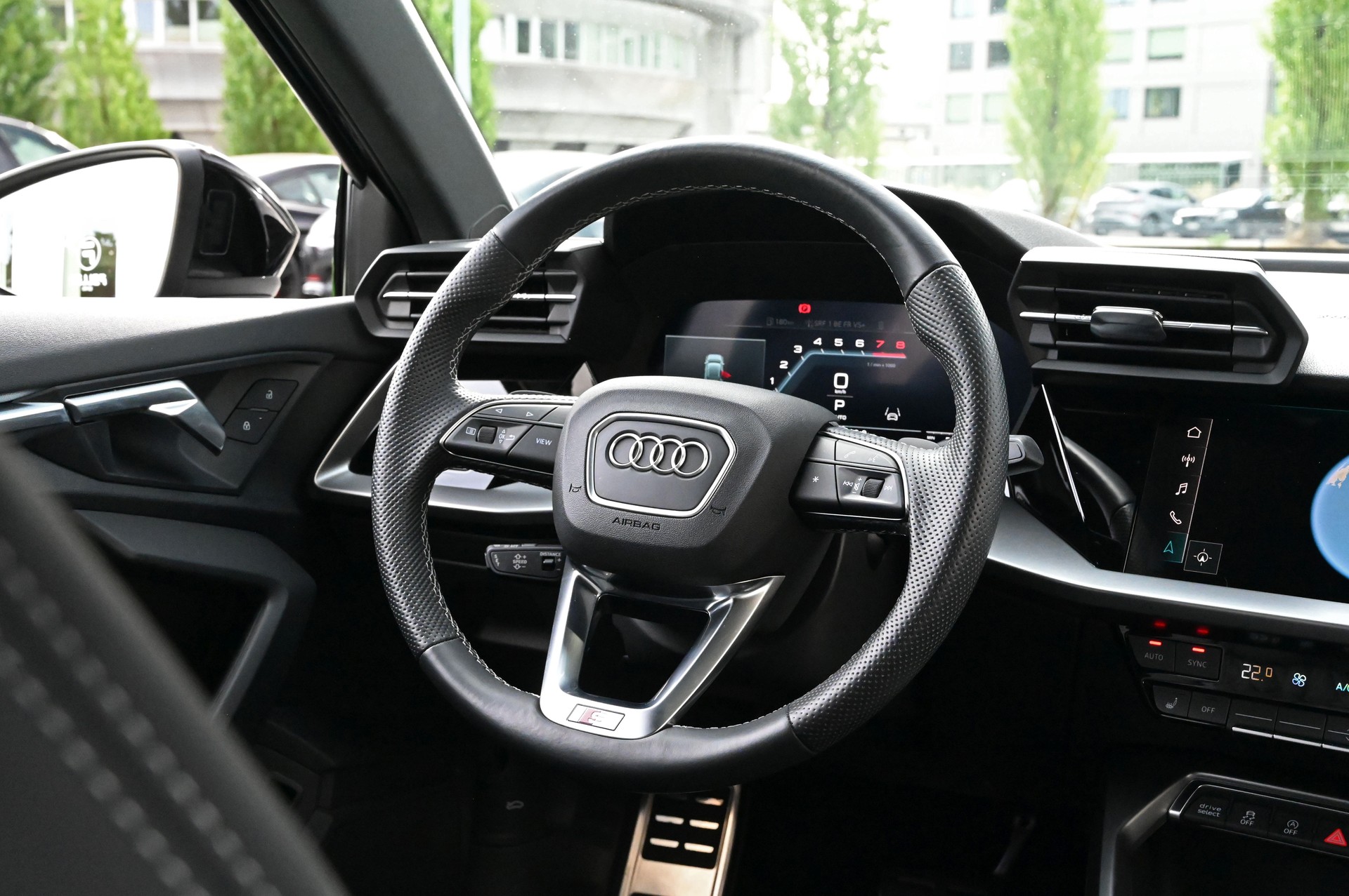 AUDI S3 Sportback 2.0 TFSI quattro S-tronic-image-19