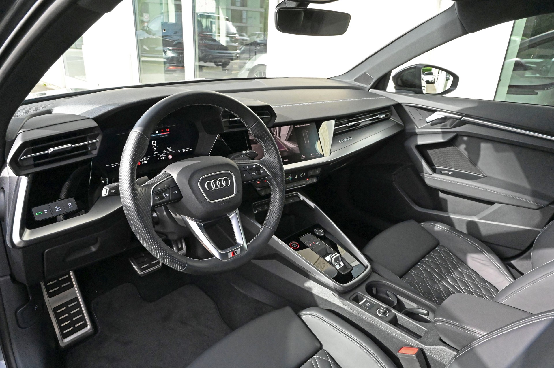 AUDI S3 Sportback 2.0 TFSI quattro S-tronic-image-11