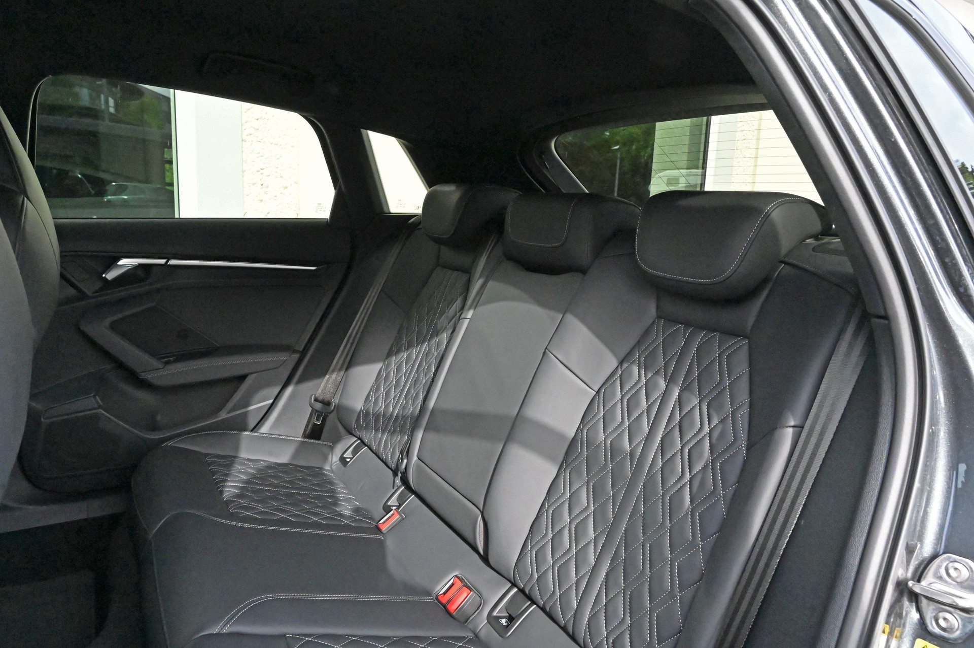 AUDI S3 Sportback 2.0 TFSI quattro S-tronic-image-21
