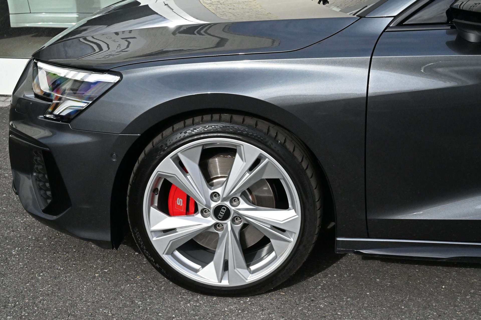 AUDI S3 Sportback 2.0 TFSI quattro S-tronic-image-6