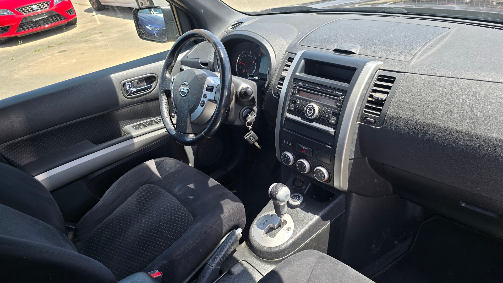 NISSAN X-Trail 2.0 dCi 16V LE Automatic-image-5