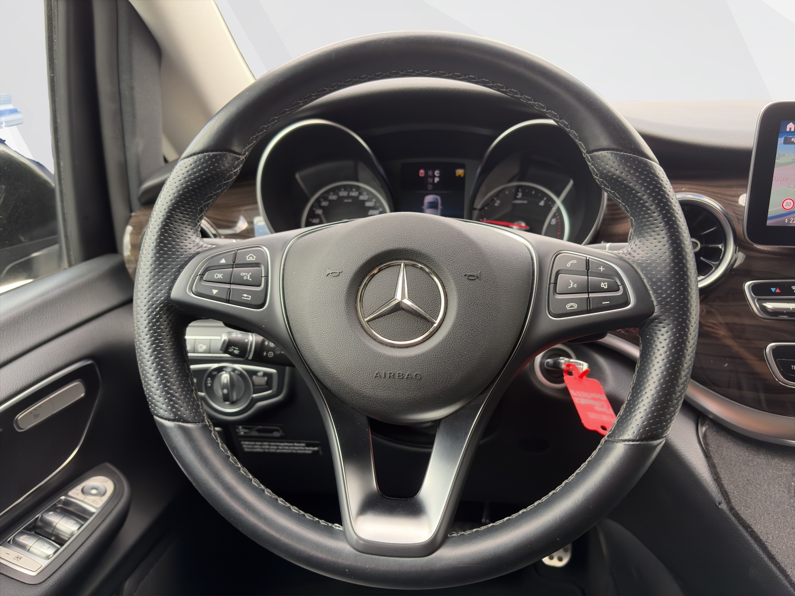 MERCEDES-BENZ Marco Polo 300 d Horizon-image-11