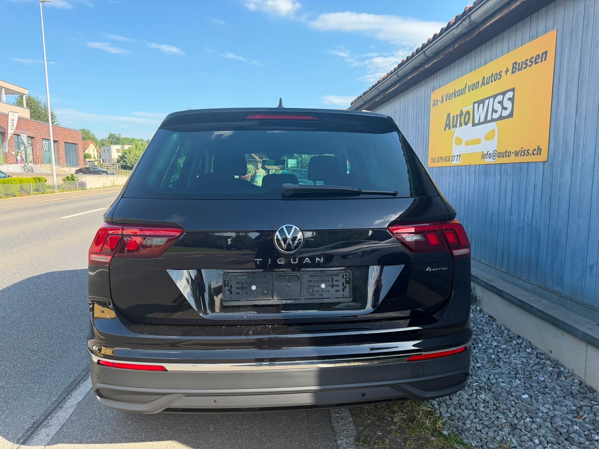 VW Tiguan 2.0 TDI SCR Life 4Motion DSG-image-5