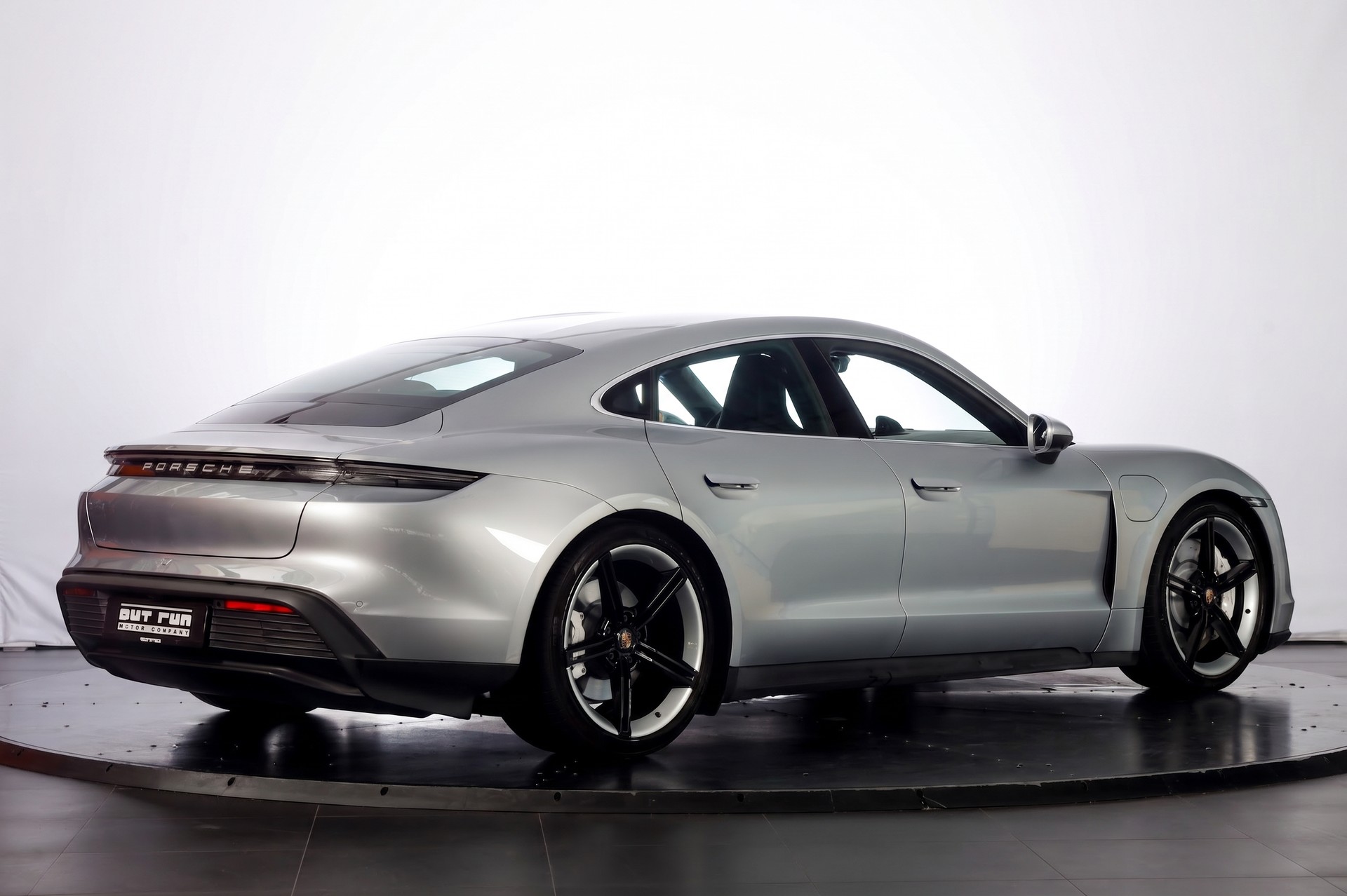 PORSCHE Taycan 4S Batterie Performance 93,4 kWh-image-5
