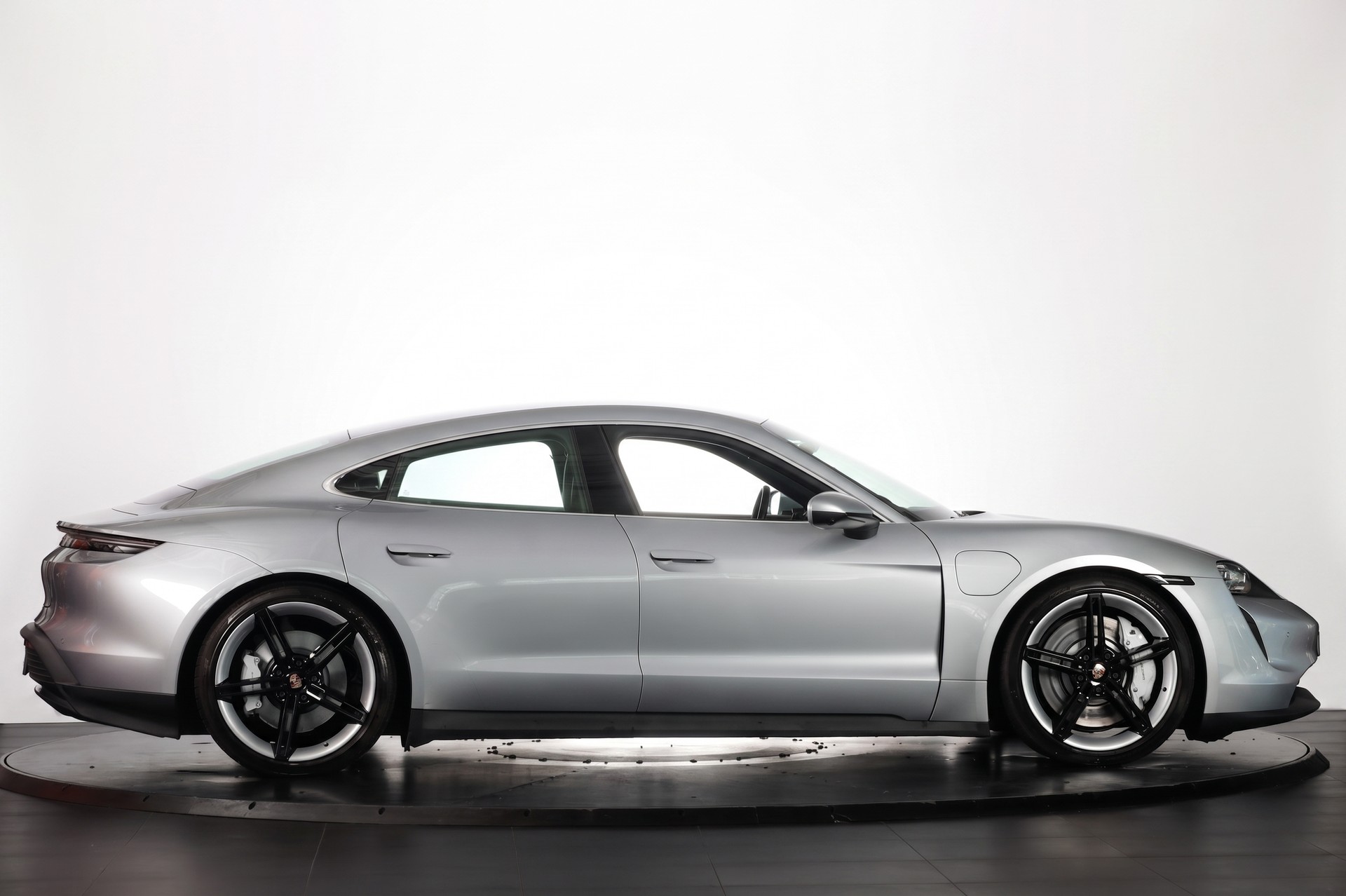 PORSCHE Taycan 4S Batterie Performance 93,4 kWh-showroom-element-3