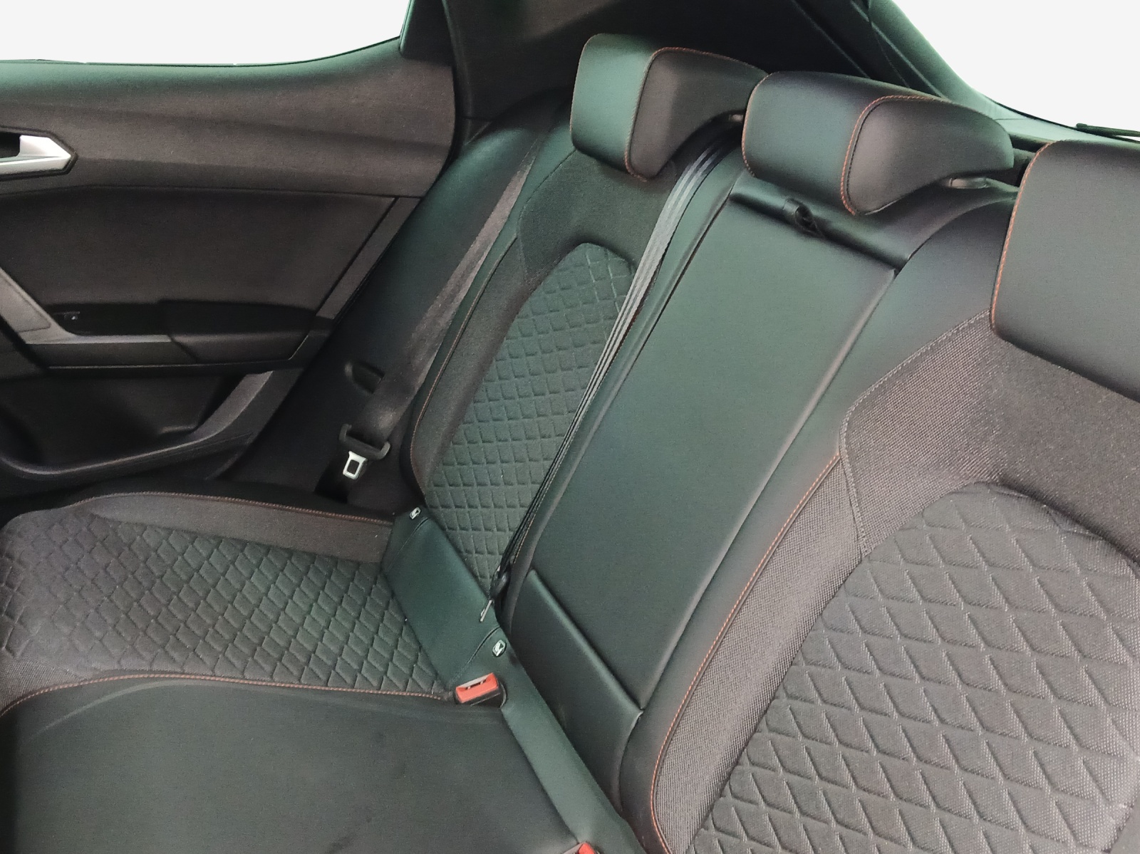 SEAT Leon 1.5 eTSI mHEV DSG FR-image-11