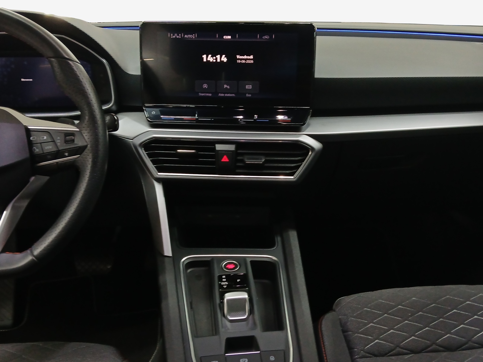 SEAT Leon 1.5 eTSI mHEV DSG FR-image-10