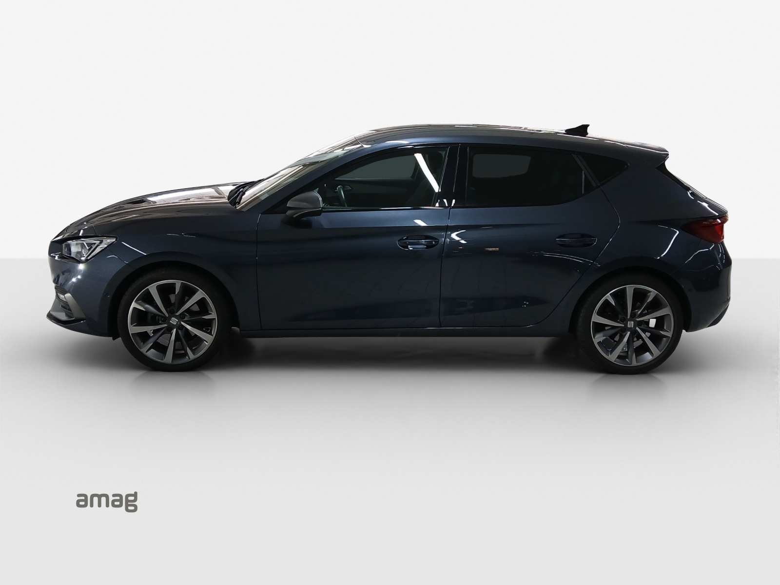 SEAT Leon 1.5 eTSI mHEV DSG FR-image-1