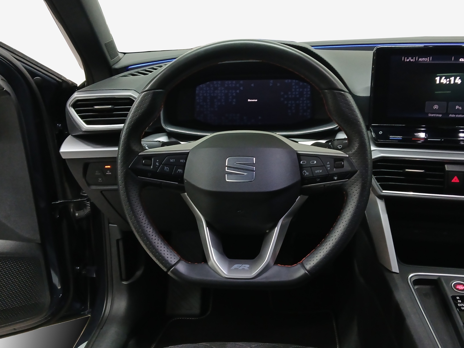 SEAT Leon 1.5 eTSI mHEV DSG FR-image-9
