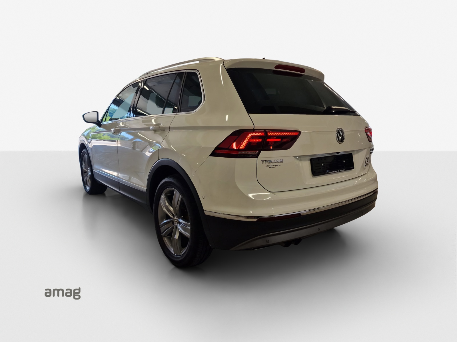 VW Tiguan 2.0 TDI SCR Highline 4Motion DSG-image-2