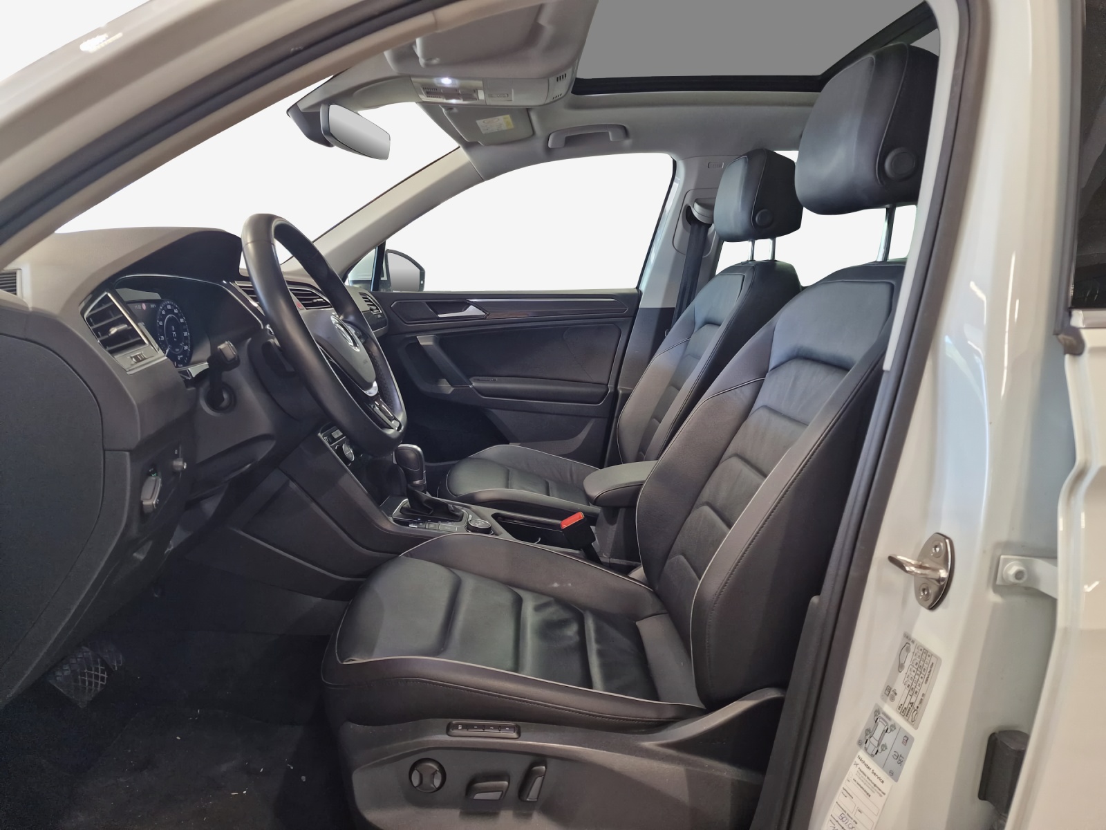 VW Tiguan 2.0 TDI SCR Highline 4Motion DSG-image-12