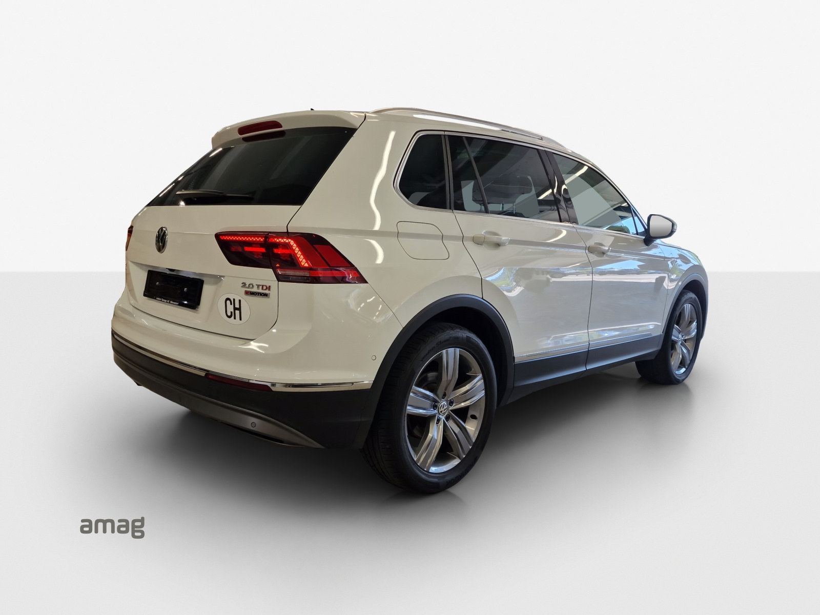 VW Tiguan 2.0 TDI SCR Highline 4Motion DSG-image-4