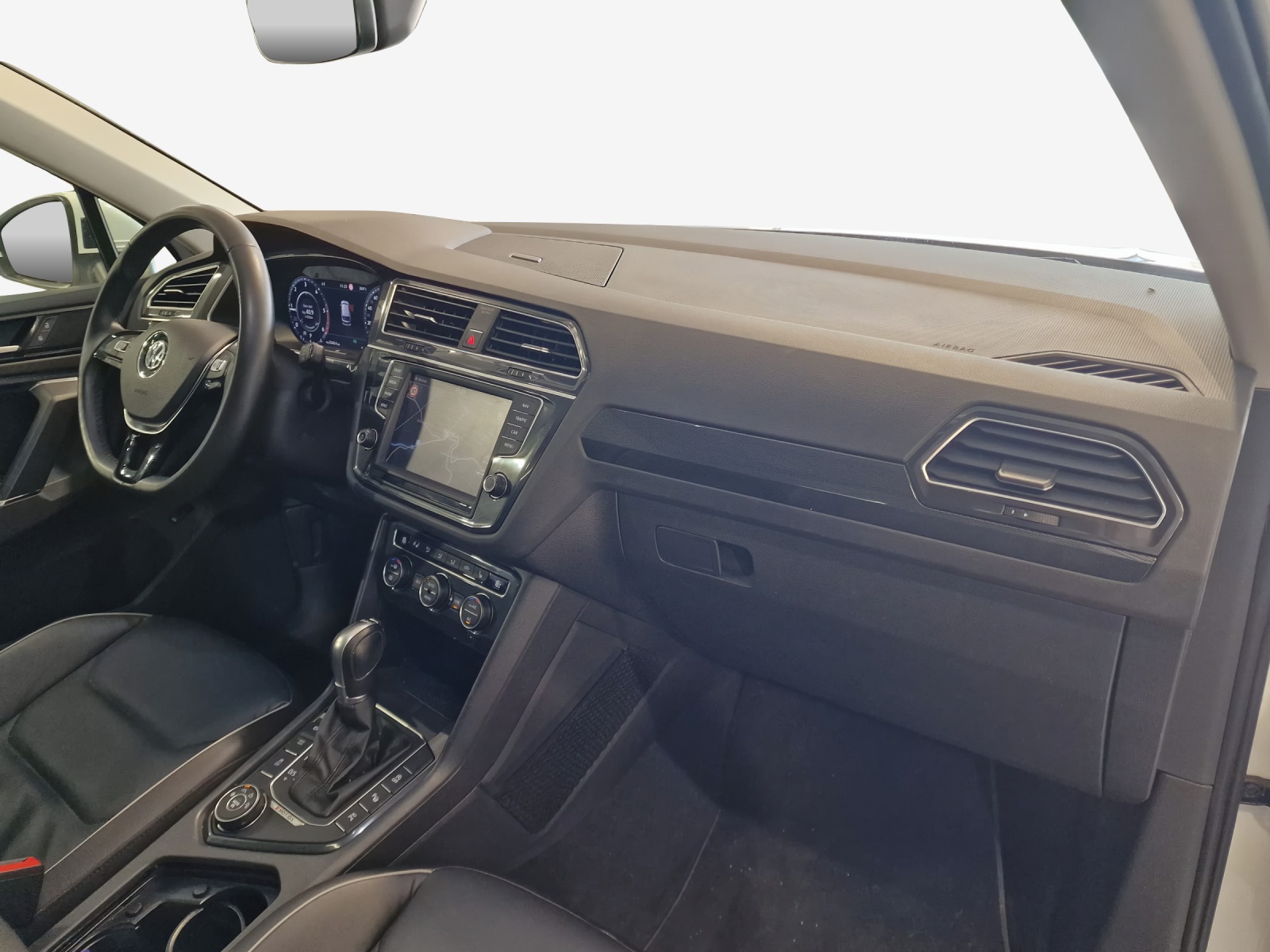 VW Tiguan 2.0 TDI SCR Highline 4Motion DSG-image-8