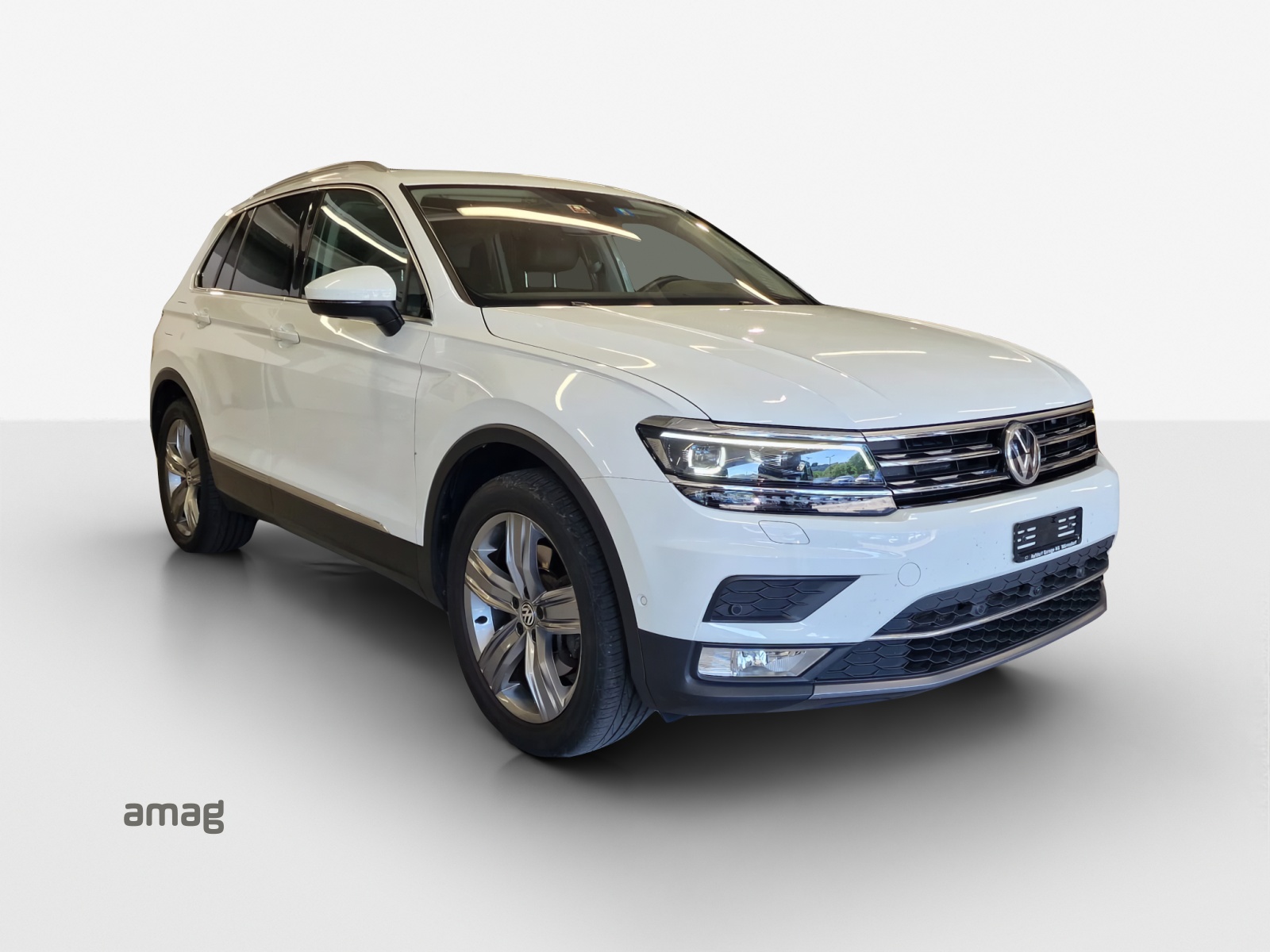 VW Tiguan 2.0 TDI SCR Highline 4Motion DSG-image-5
