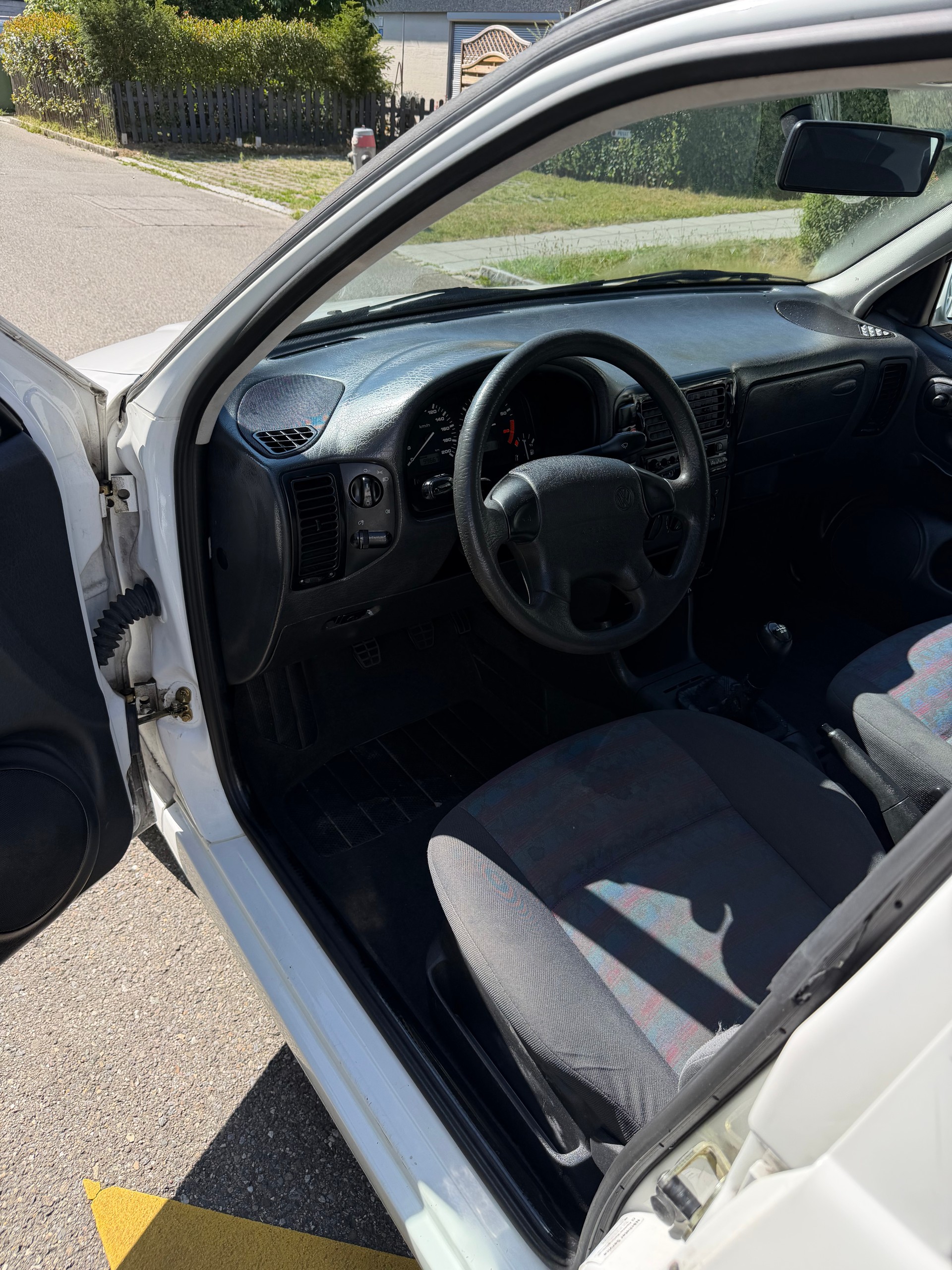 VW Polo 60-image-8