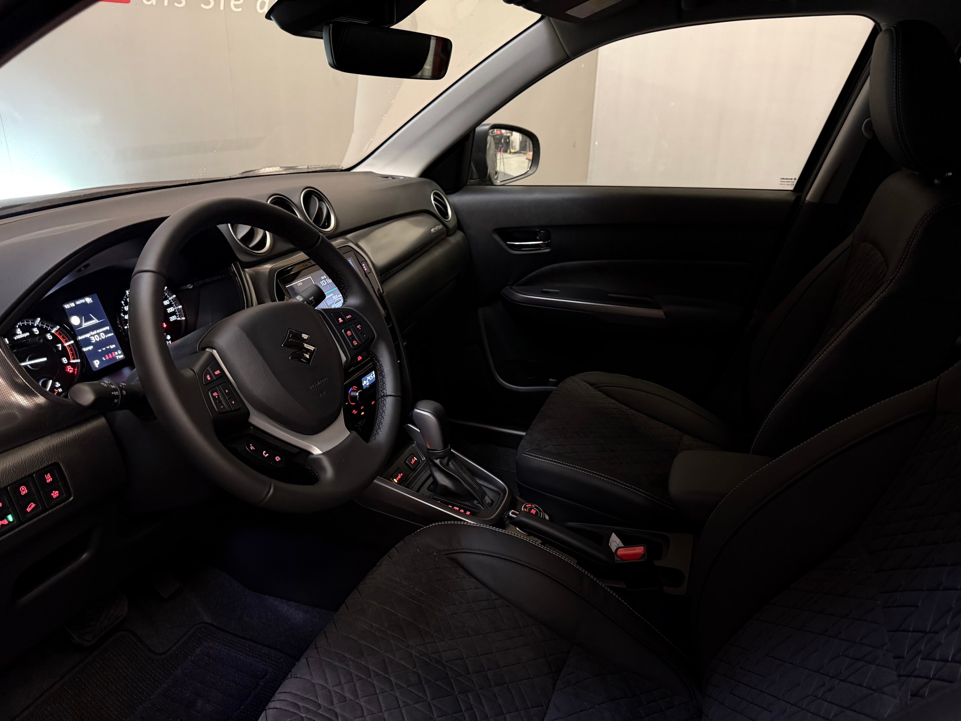 SUZUKI Vitara 1.4 Boosterjet Compact Top 4x4 Hybrid Automatic-image-13