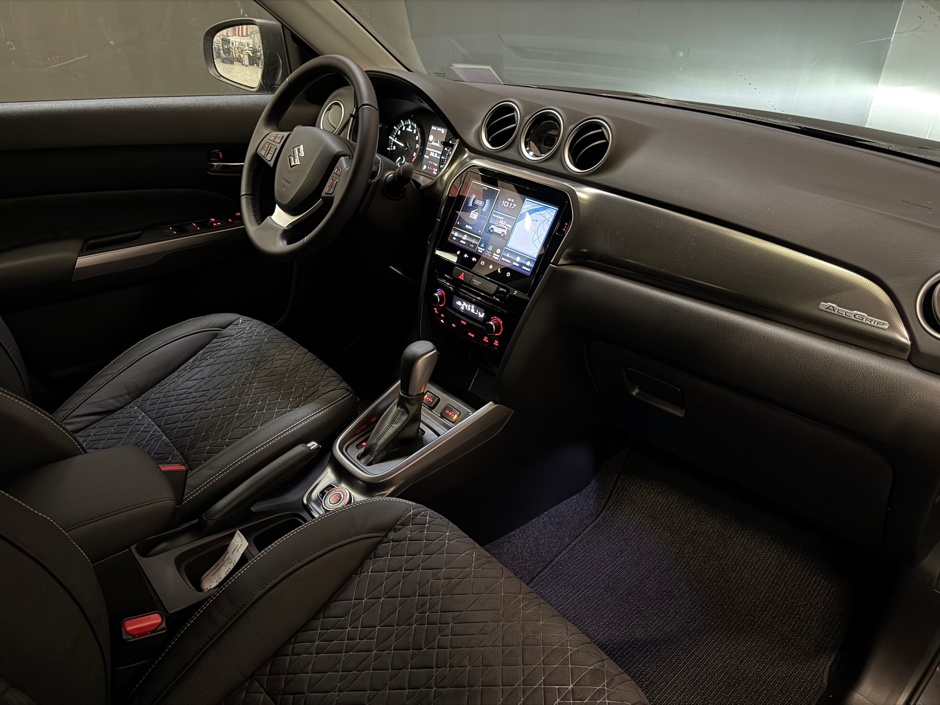 SUZUKI Vitara 1.4 Boosterjet Compact Top 4x4 Hybrid Automatic-image-17