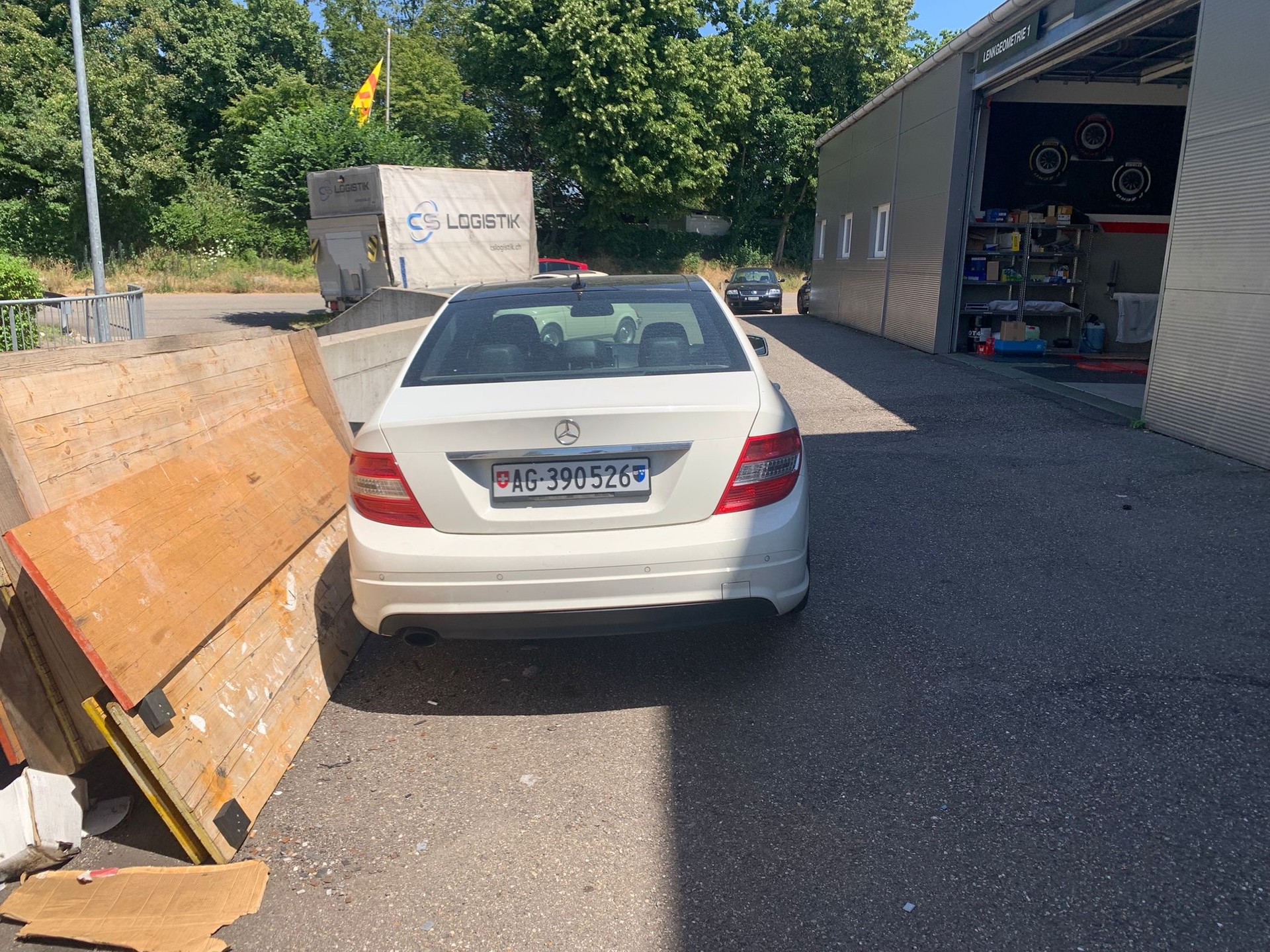 MERCEDES-BENZ C 200 CGI BlueEfficiency Avantgarde Automatic-image-4