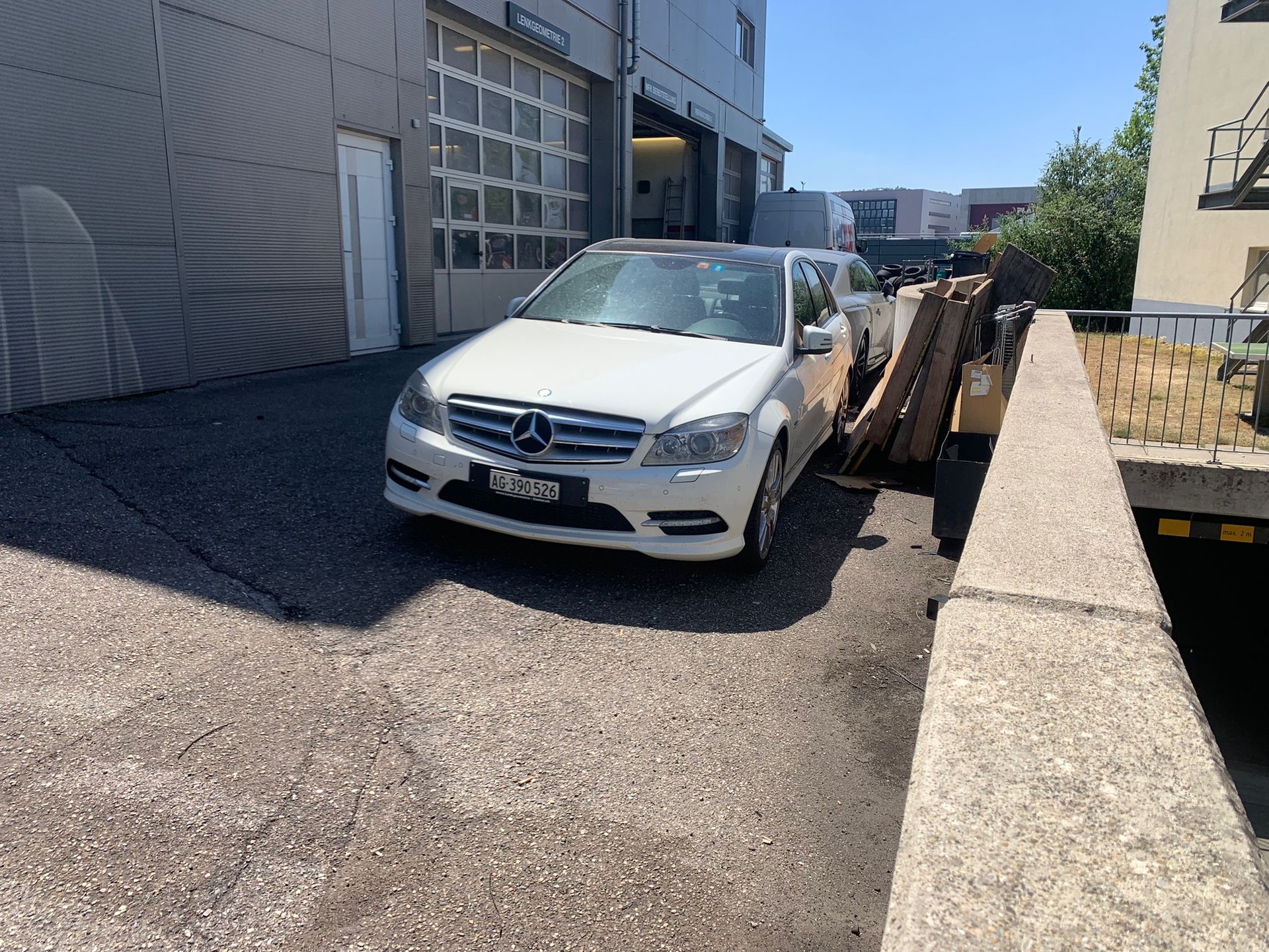 MERCEDES-BENZ C 200 CGI BlueEfficiency Avantgarde Automatic-image-0