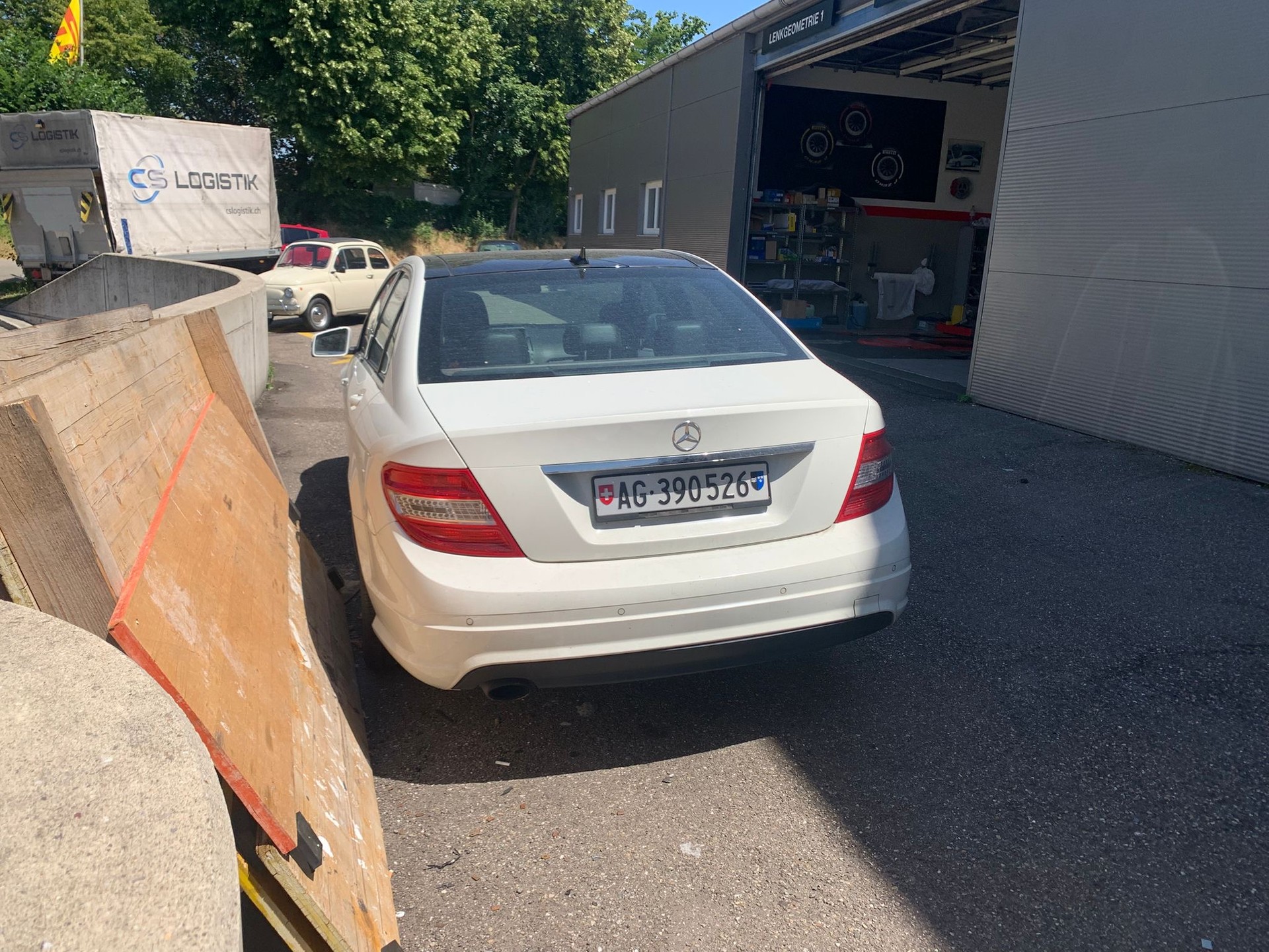 MERCEDES-BENZ C 200 CGI BlueEfficiency Avantgarde Automatic-image-6