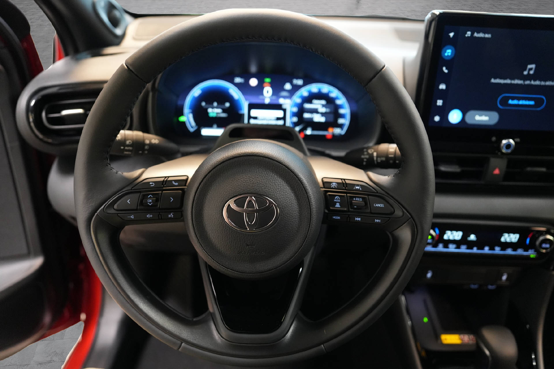 TOYOTA Yaris 1.5 VVT-i HSD Premium-image-4