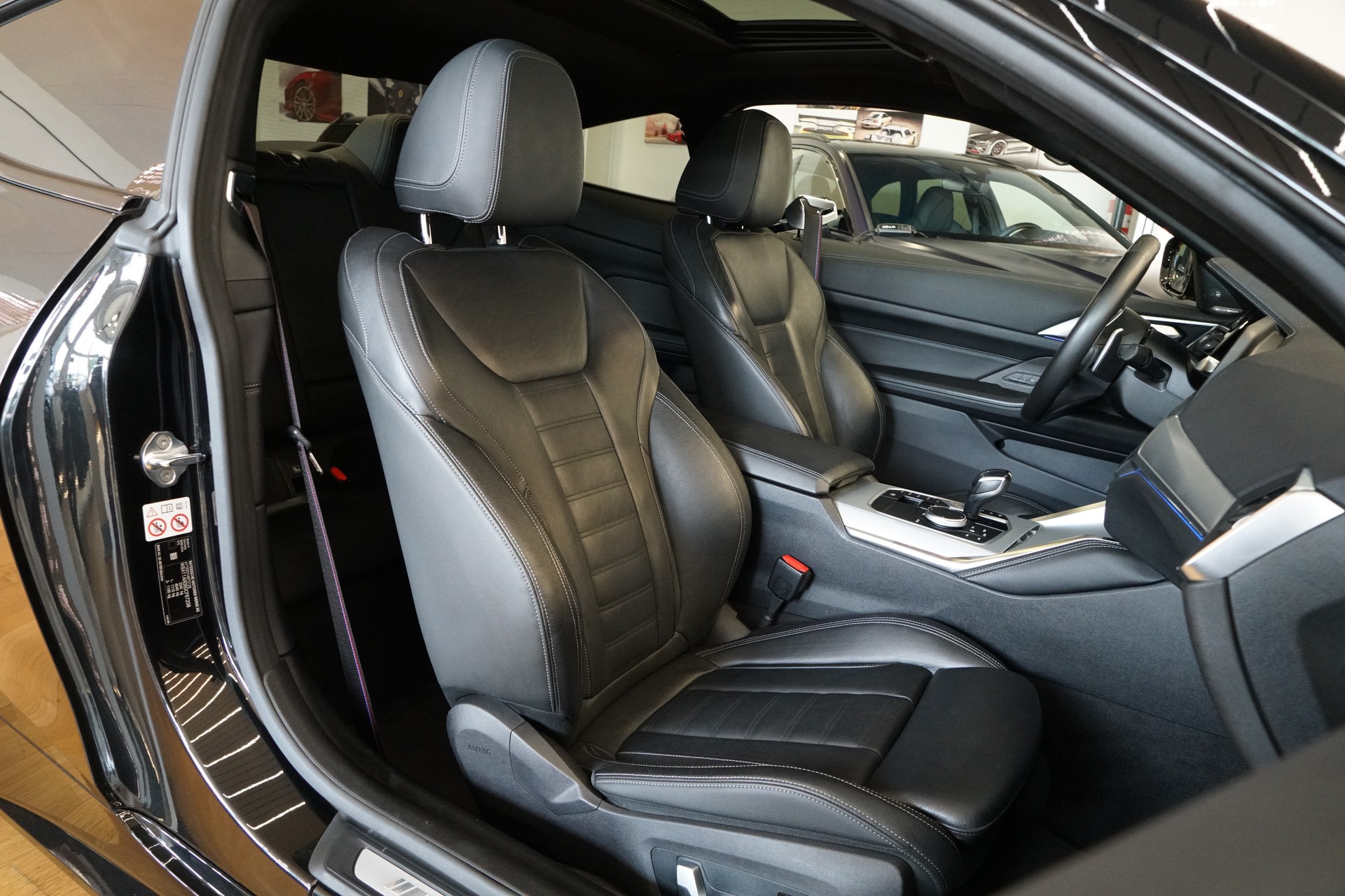 BMW M440i xDrive 48V Coupé Steptronic-image-21