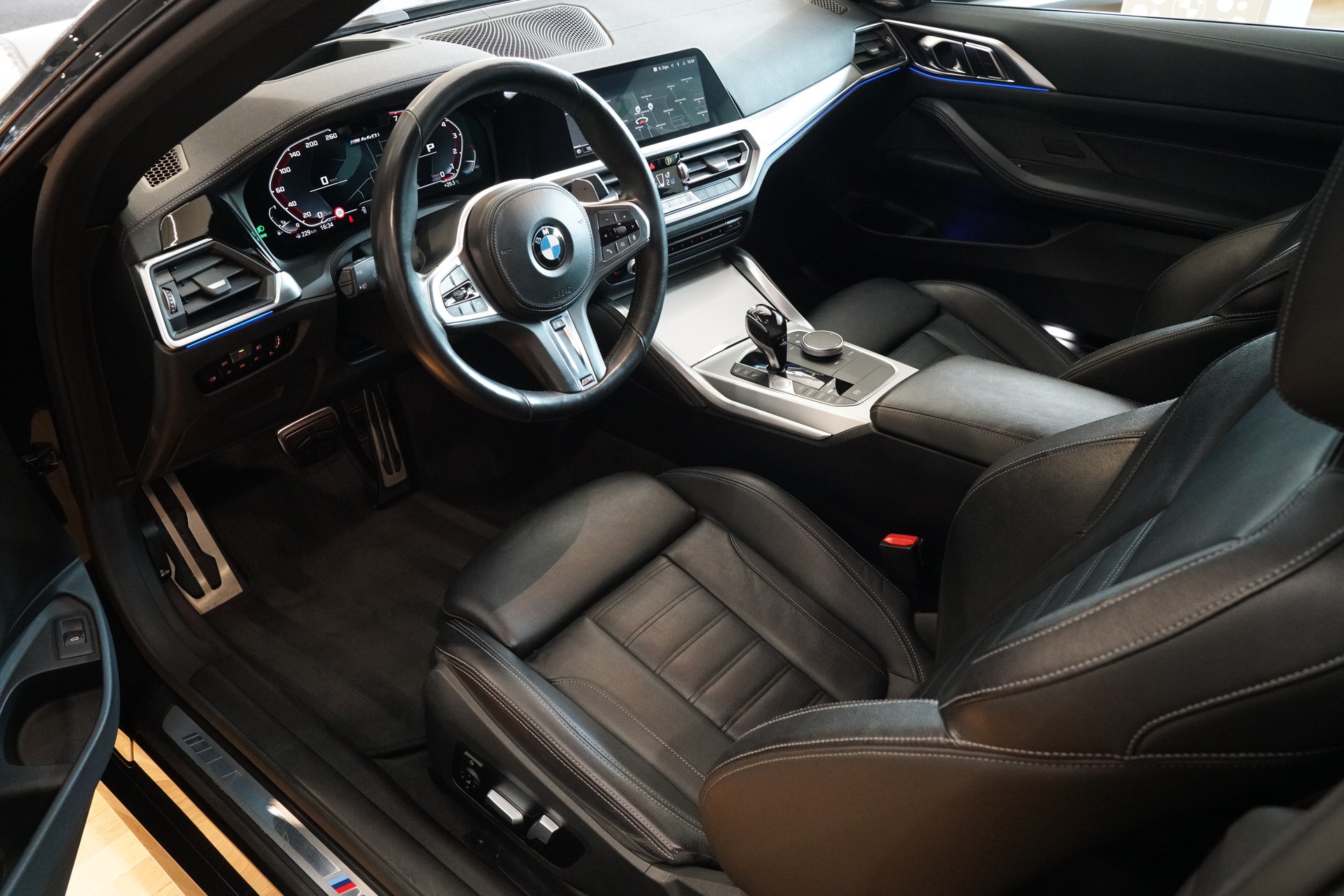 BMW M440i xDrive 48V Coupé Steptronic-image-10