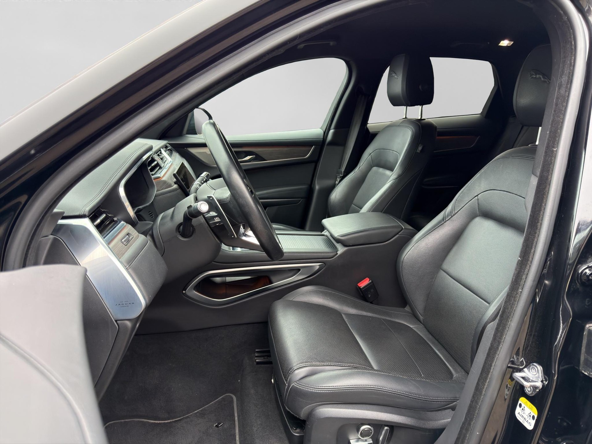 JAGUAR F-Pace 2.0 P400e SE AWD-image-1
