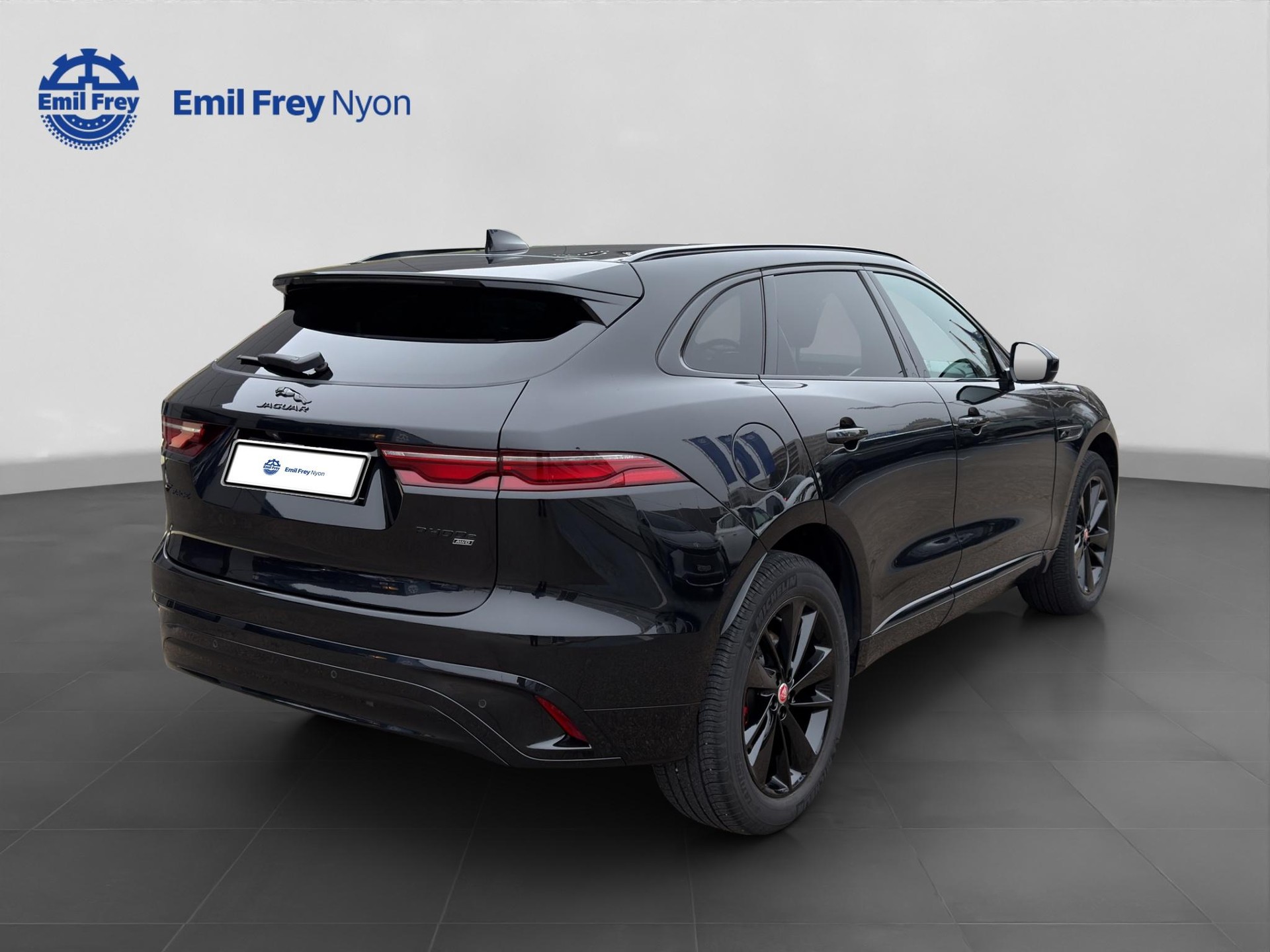 JAGUAR F-Pace 2.0 P400e SE AWD-image-5