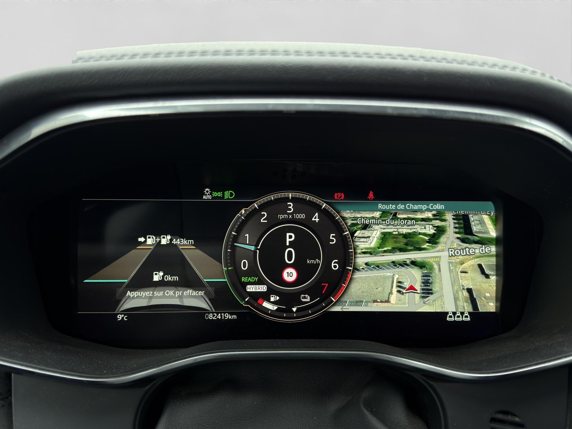 JAGUAR F-Pace 2.0 P400e SE AWD-image-3