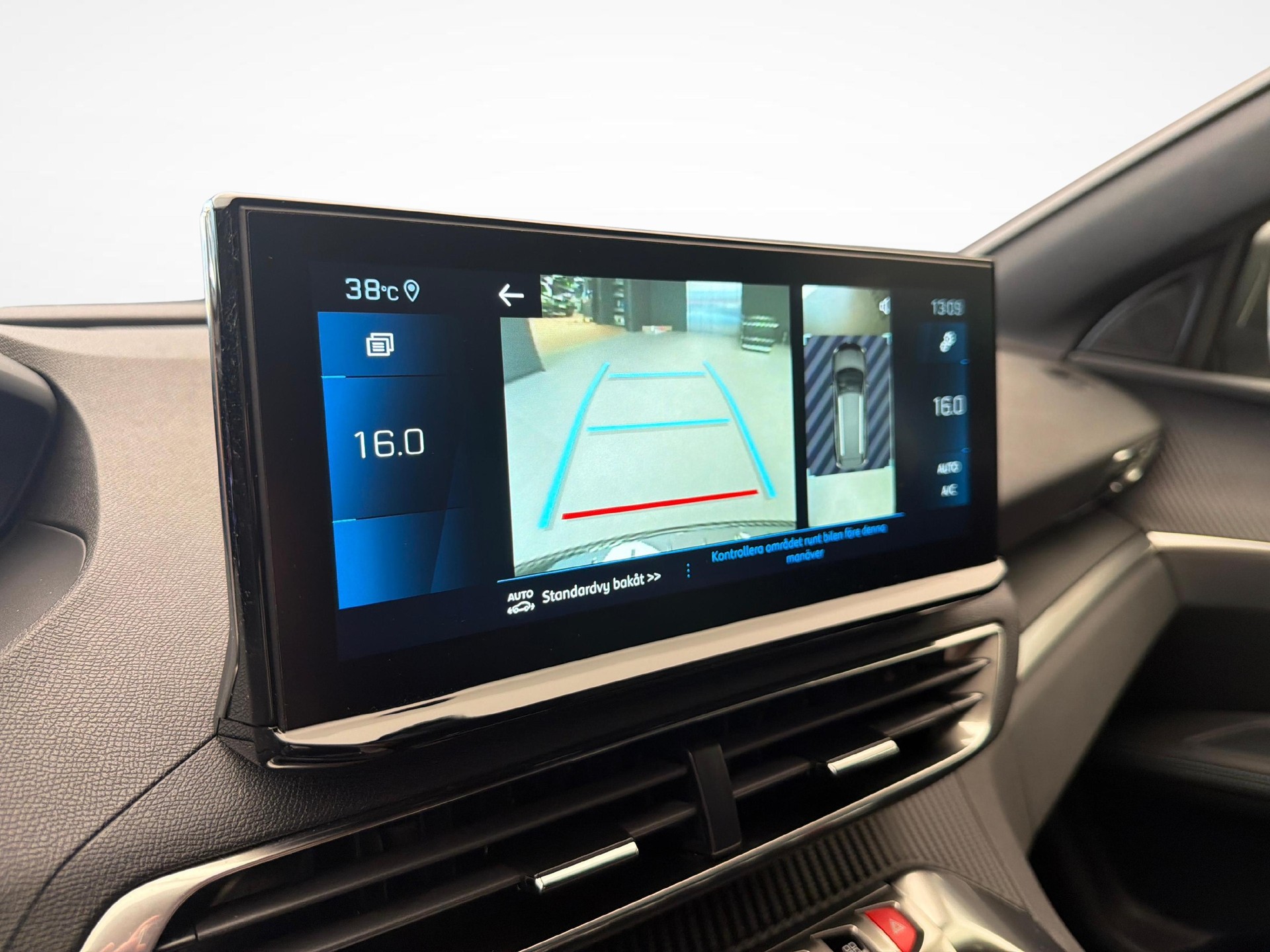 PEUGEOT 5008 1.5 BlueHDi Allure Pack-image-19