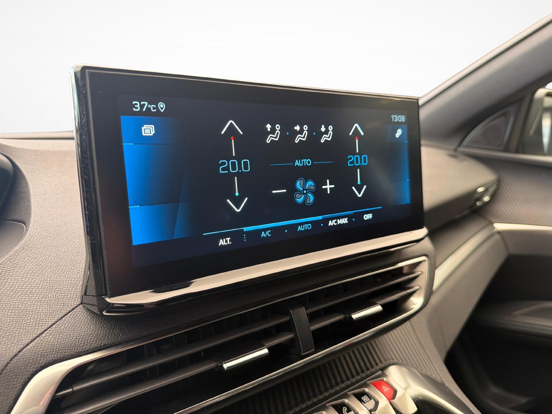PEUGEOT 5008 1.5 BlueHDi Allure Pack-image-15