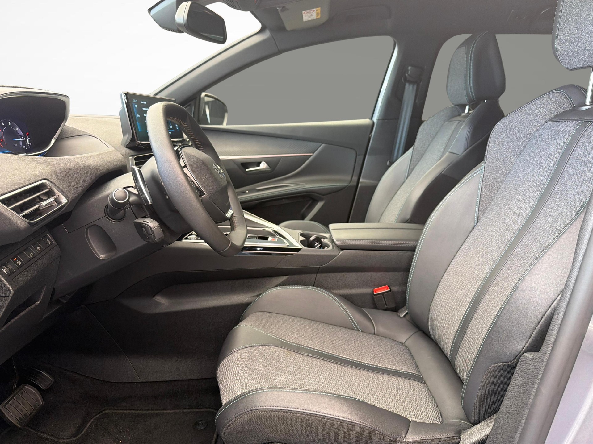 PEUGEOT 5008 1.5 BlueHDi Allure Pack-image-9