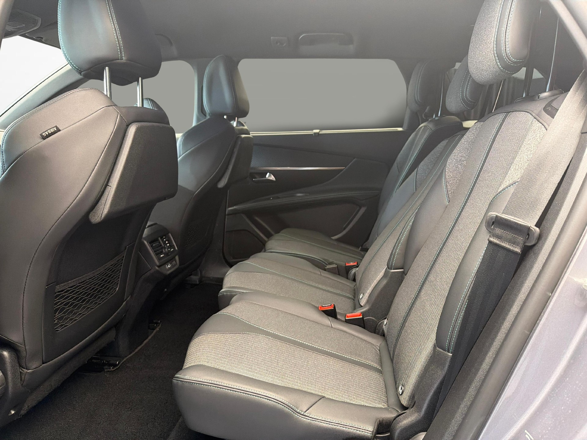 PEUGEOT 5008 1.5 BlueHDi Allure Pack-image-10