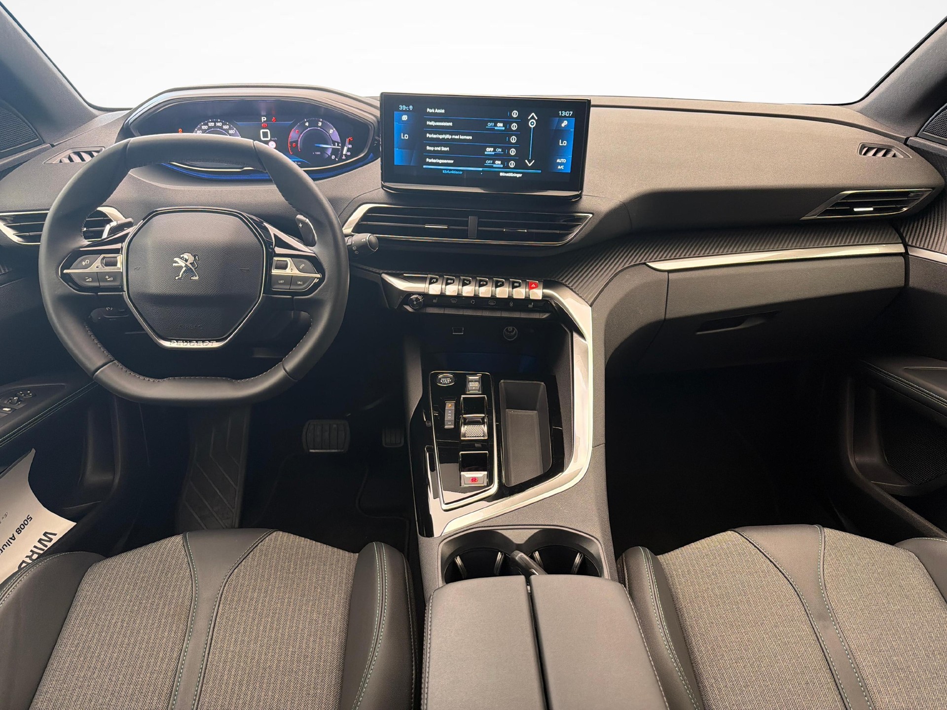 PEUGEOT 5008 1.5 BlueHDi Allure Pack-image-8